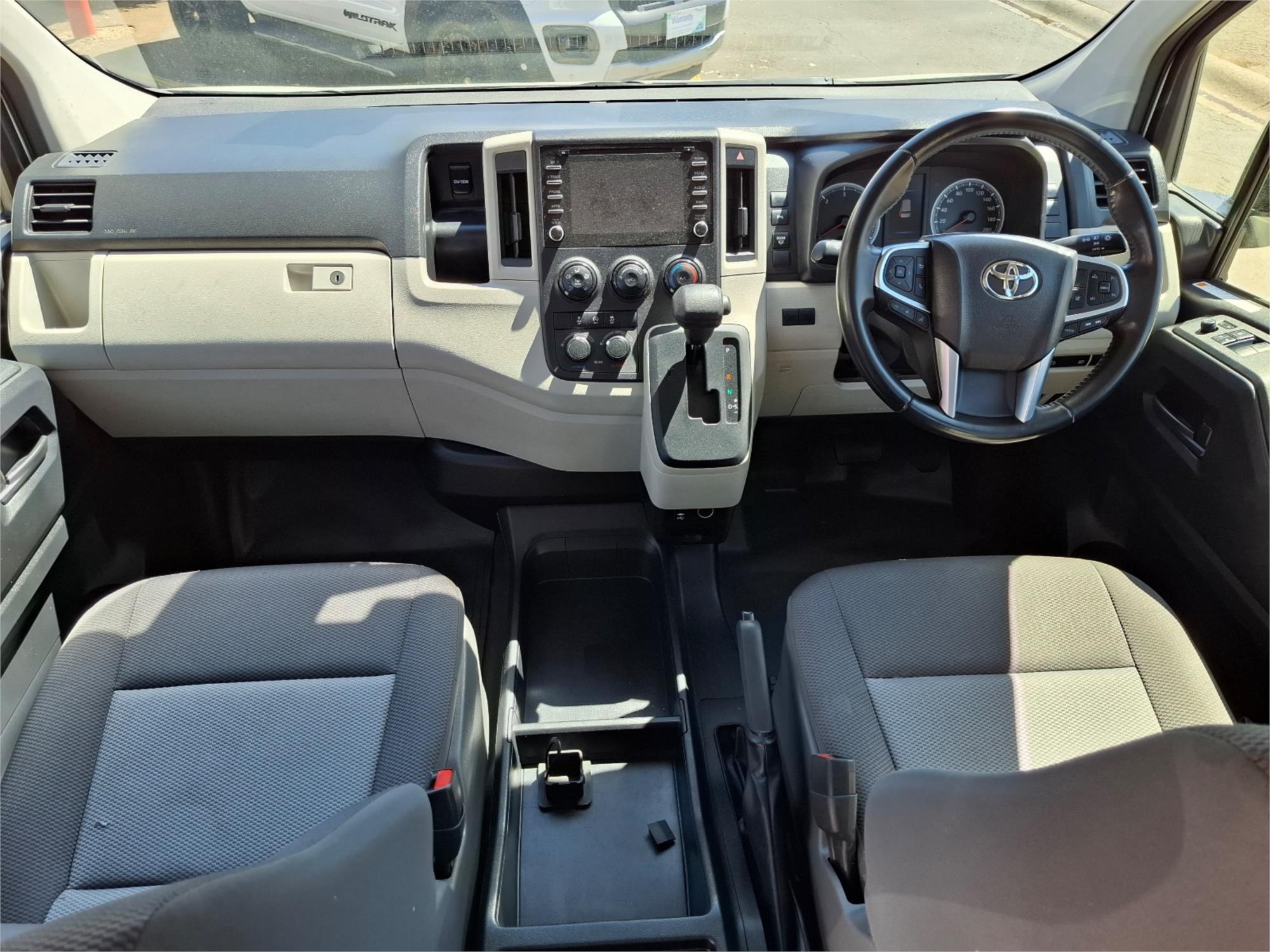 2019 TOYOTA HIACE GDH322R COMMUTER SPORTS AUTOMATIC BUS