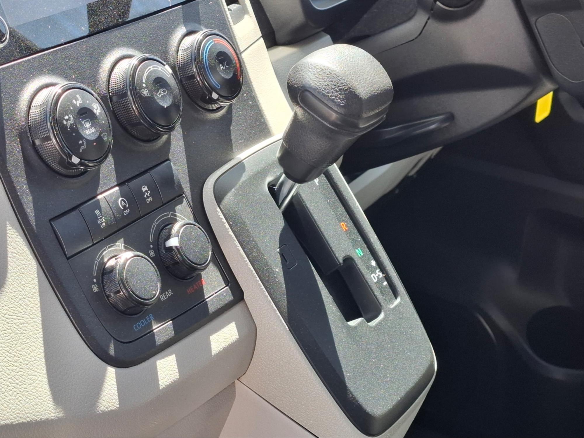 2019 TOYOTA HIACE GDH322R COMMUTER SPORTS AUTOMATIC BUS