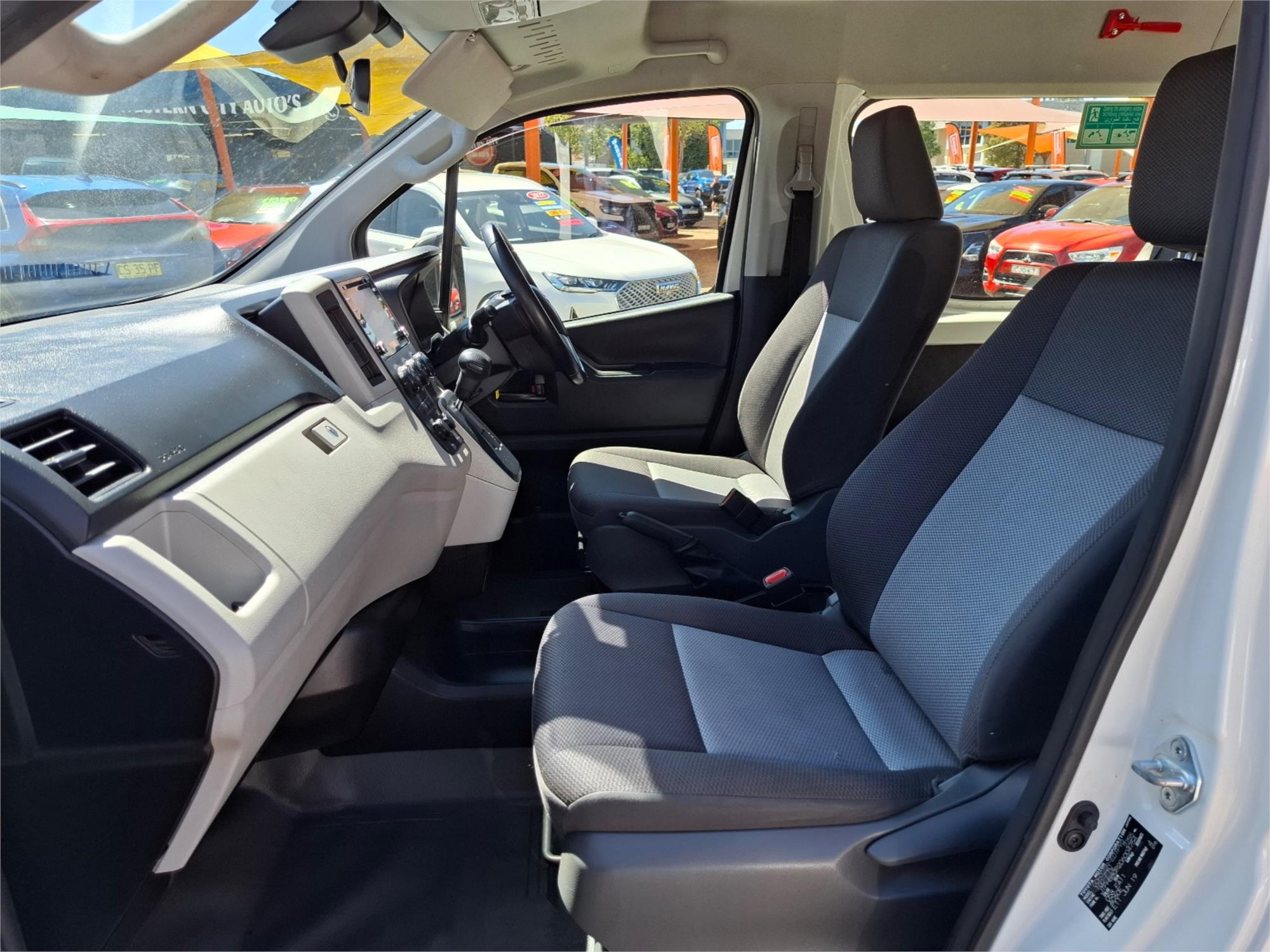 2019 TOYOTA HIACE GDH322R COMMUTER SPORTS AUTOMATIC BUS