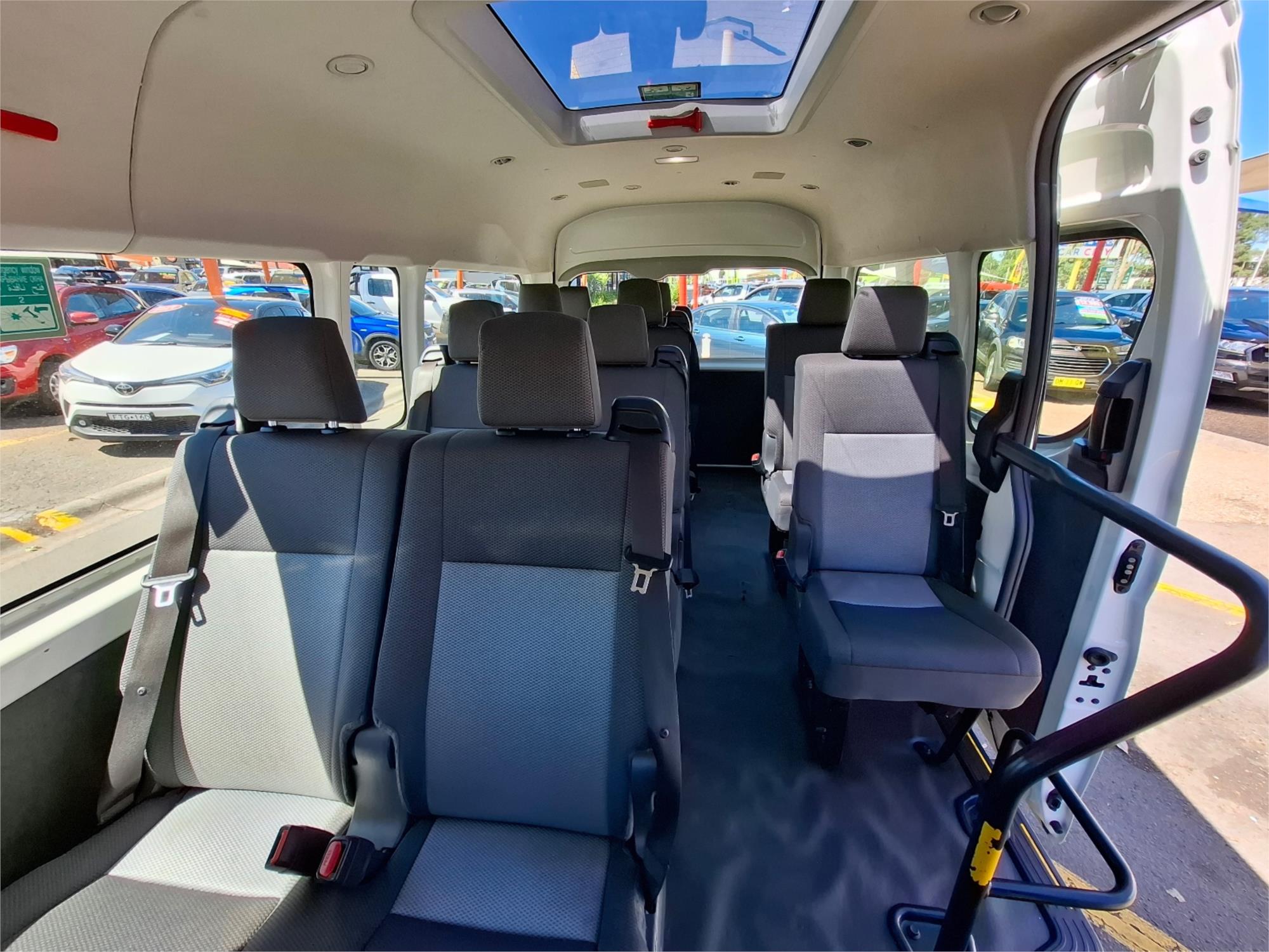 2019 TOYOTA HIACE GDH322R COMMUTER SPORTS AUTOMATIC BUS