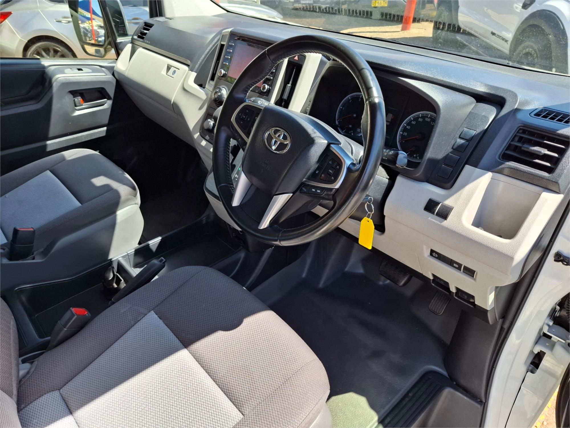 2019 TOYOTA HIACE GDH322R COMMUTER SPORTS AUTOMATIC BUS