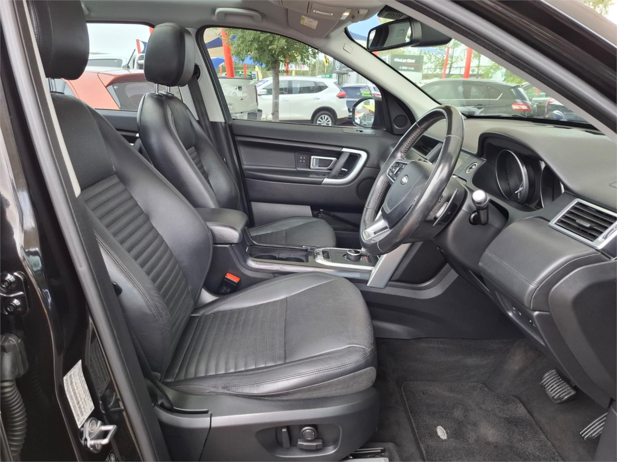 2017 LAND ROVER DISCOVERY SPORT L550 MY18 SD4 (177kW) SE 5 SEAT 9 SP AUTOMATIC 4D WAGON