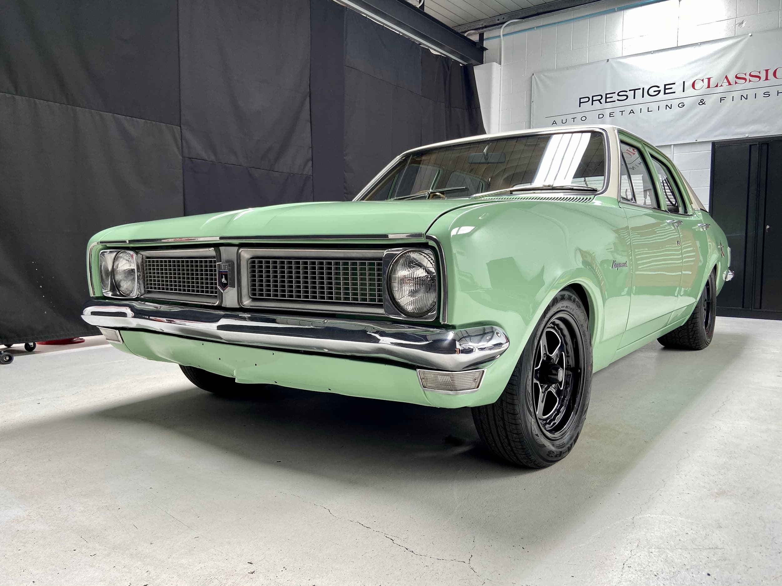 1970 HOLDEN KINGSWOOD HG AUTO SEDAN
