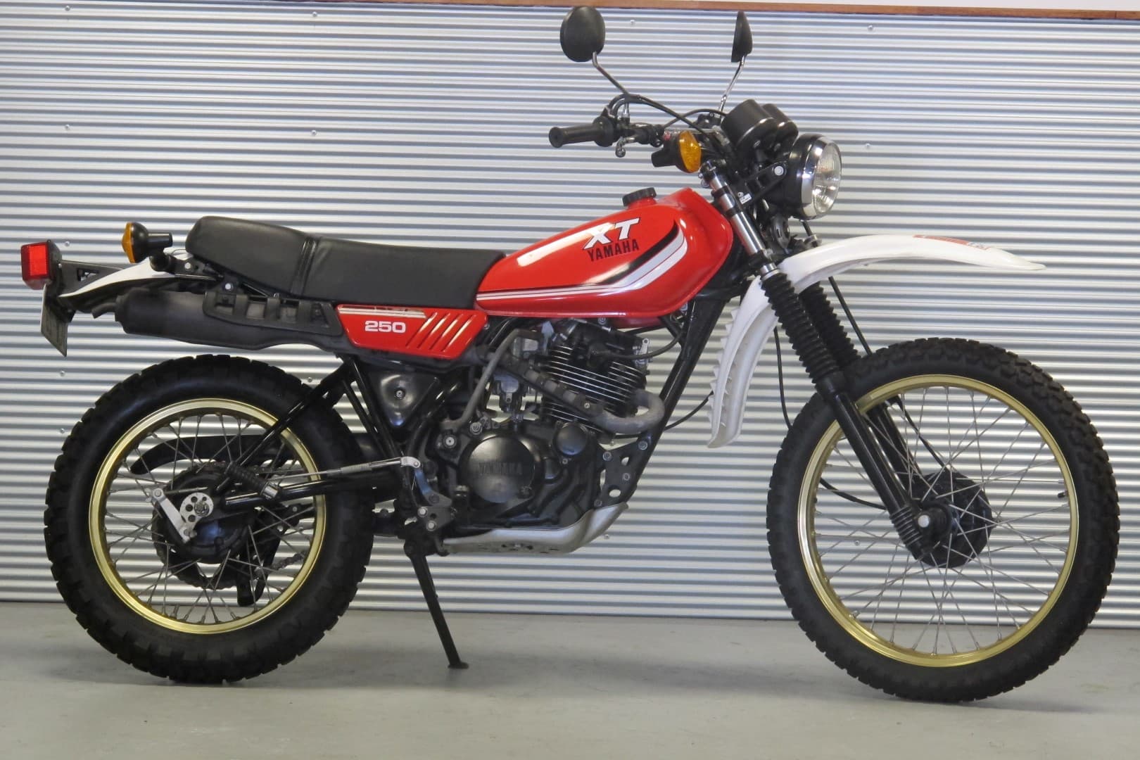 1982 YAMAHA XT250