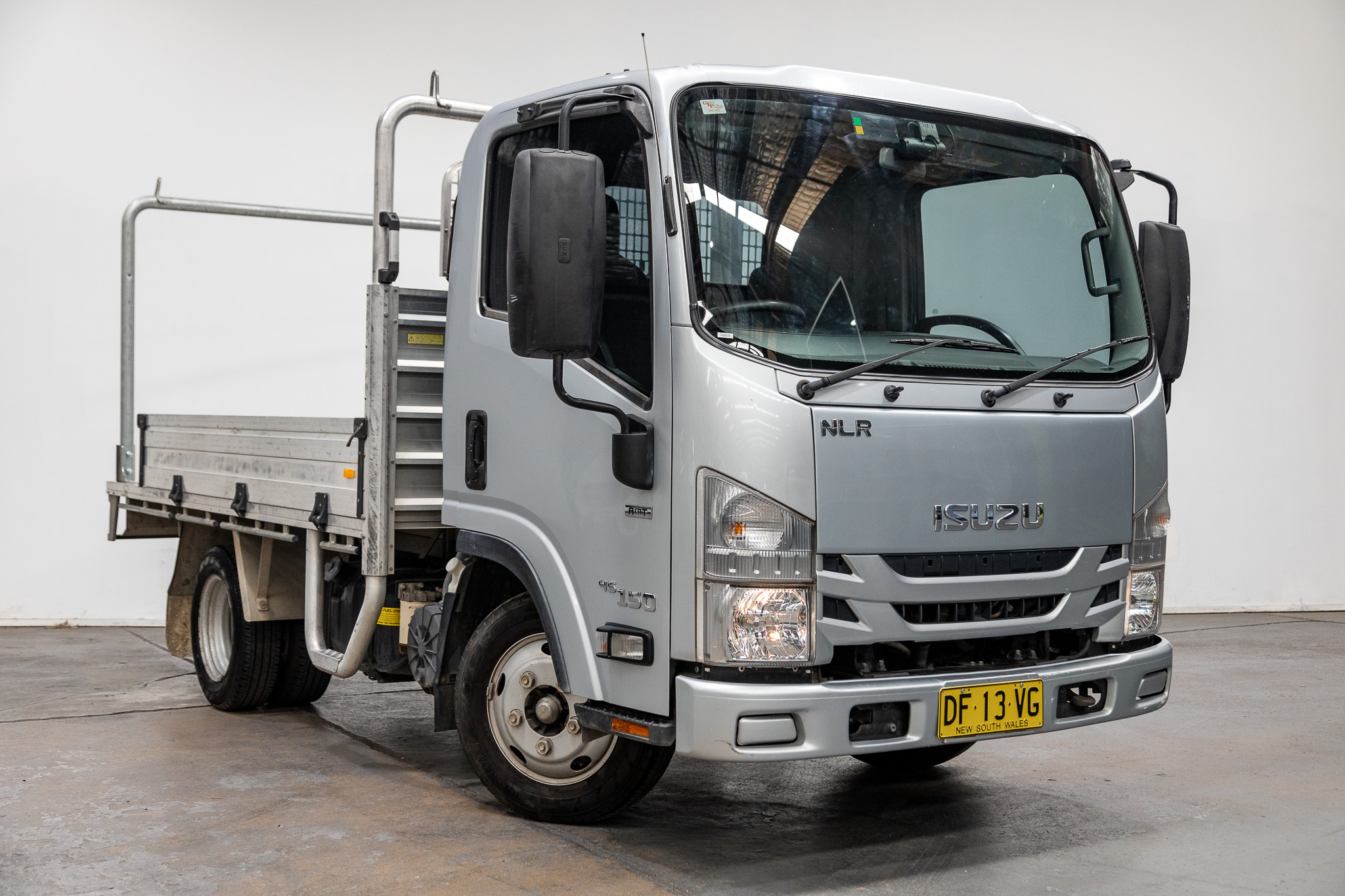 01/2016 ISUZU N SERIES NLR 45/150 TRAYPACK AMT 4X2 2D CAB CHASSIS SILVER TURBO DIESEL 3.0L