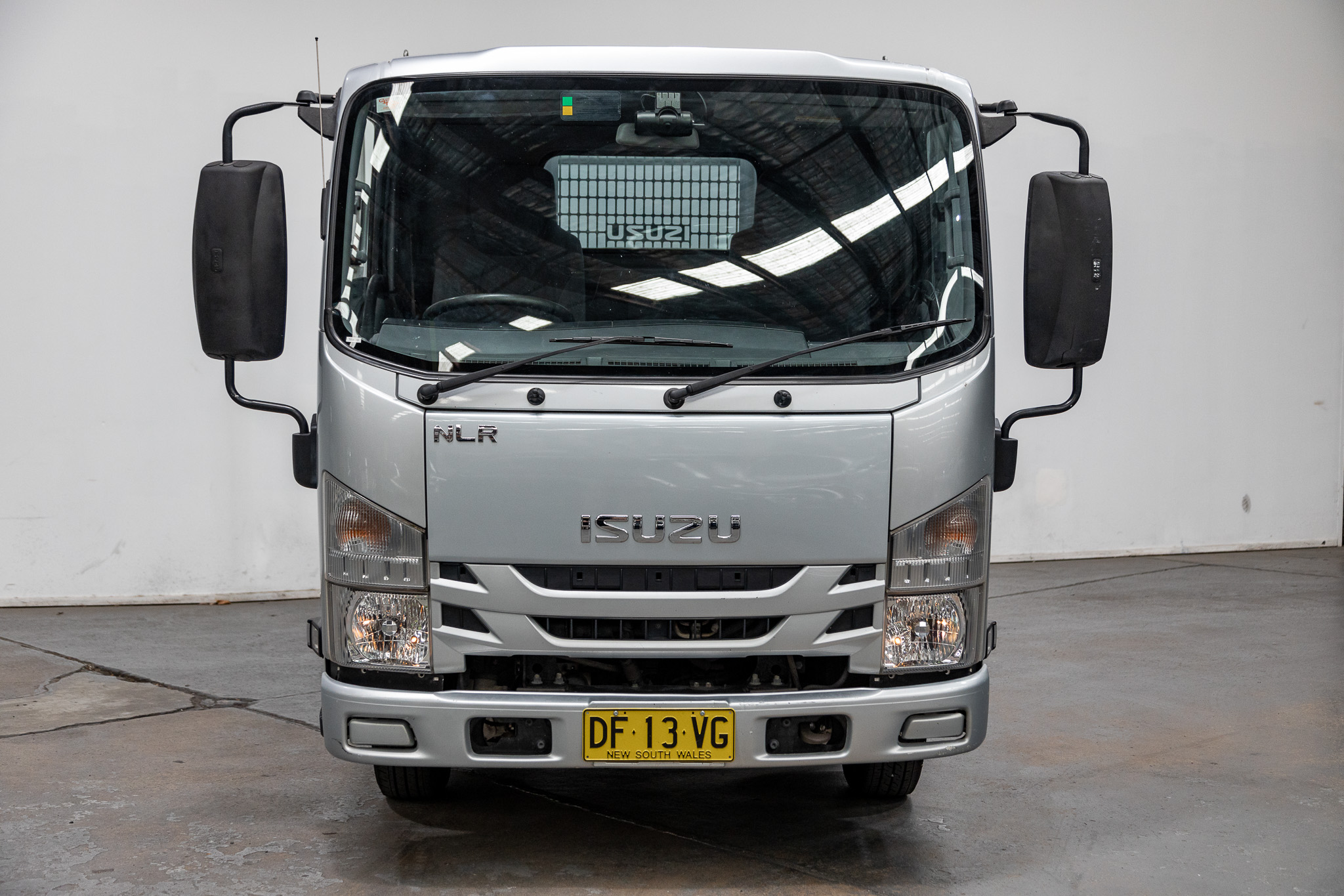 01/2016 ISUZU N SERIES NLR 45/150 TRAYPACK AMT 4X2 2D CAB CHASSIS SILVER TURBO DIESEL 3.0L