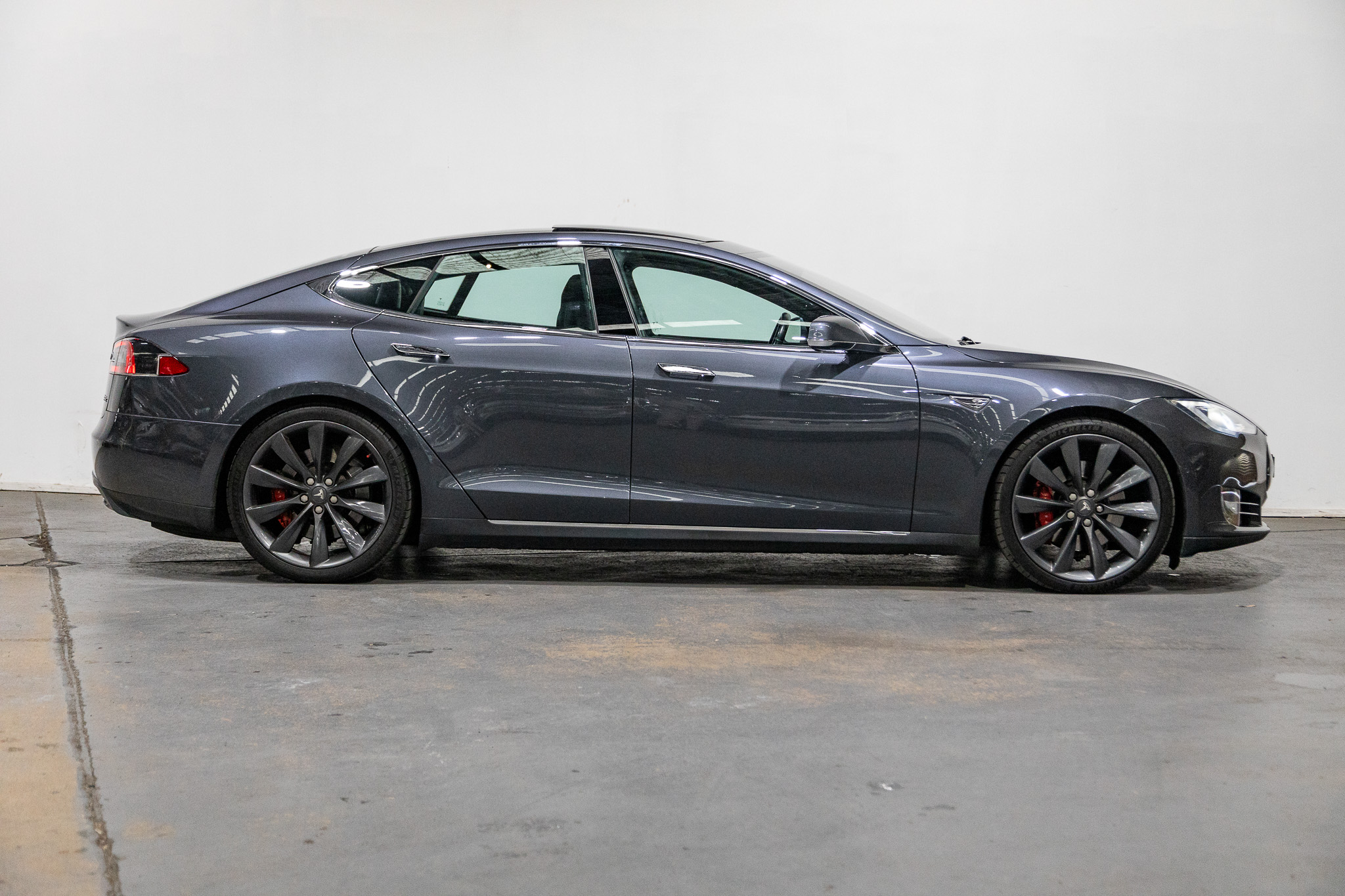 12/2015 TESLA MODEL S P90D (AWD) MY16 MIDNIGHT SILVER METALLIC EV DEDICATED ELECTRIC 376KW WITH LUDICROUS MODE HATCHBACK