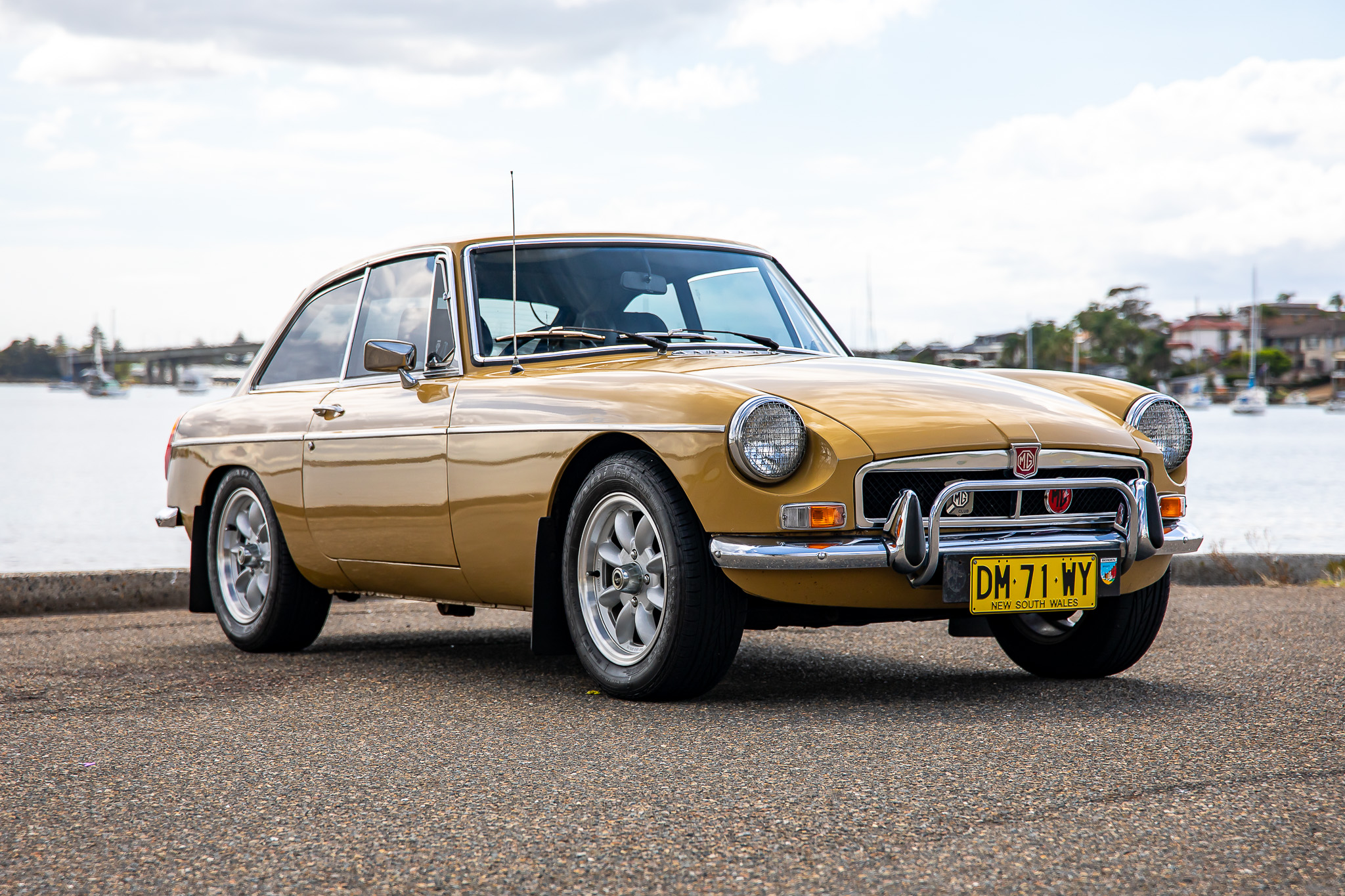 01/1974 MG MGB GT 2D COUPE