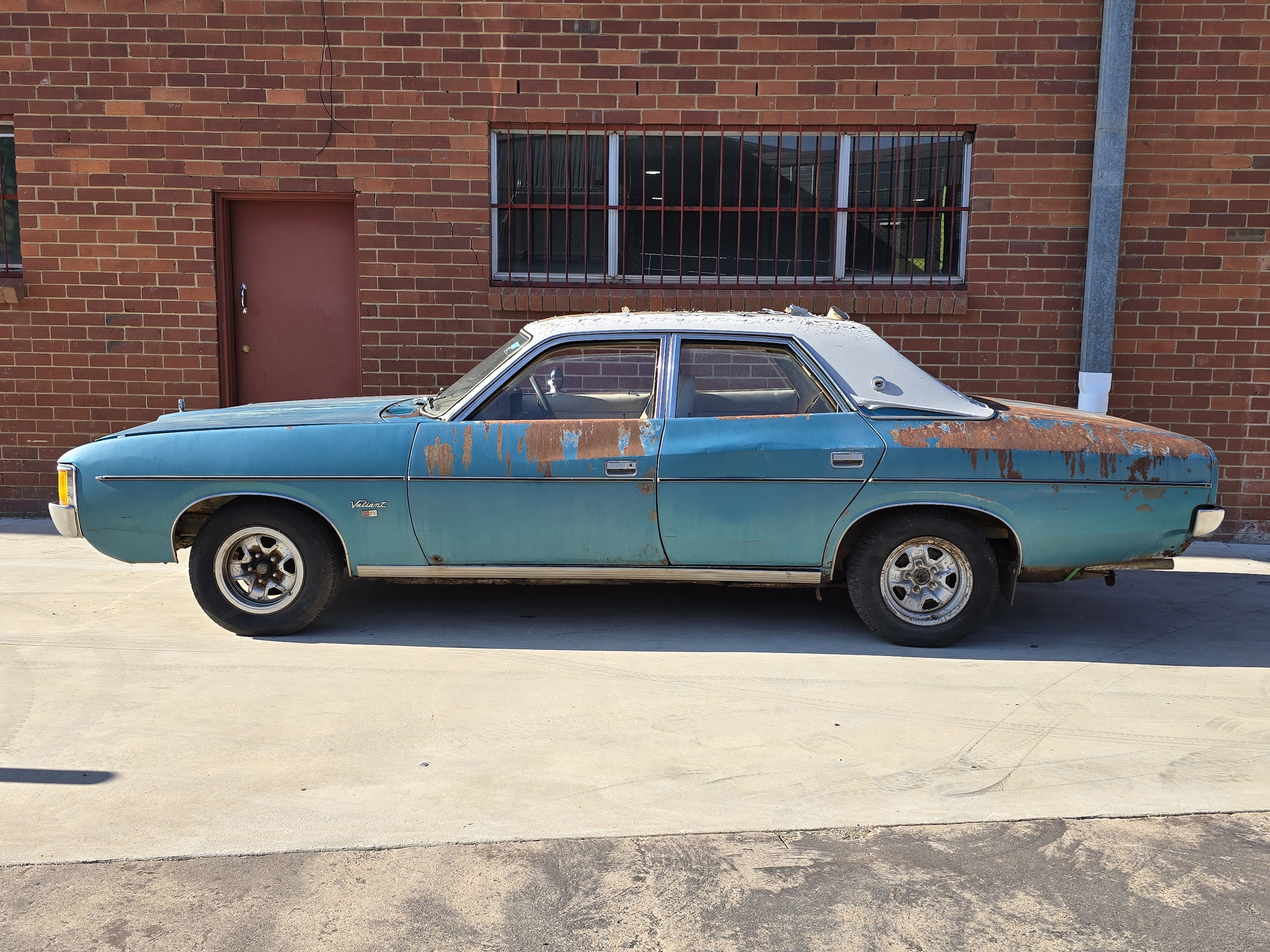 9/1976 CHRYSLER VALIANT VK REGAL 4D SEDAN CRYSTAL TURQUOISE V8 5.2L