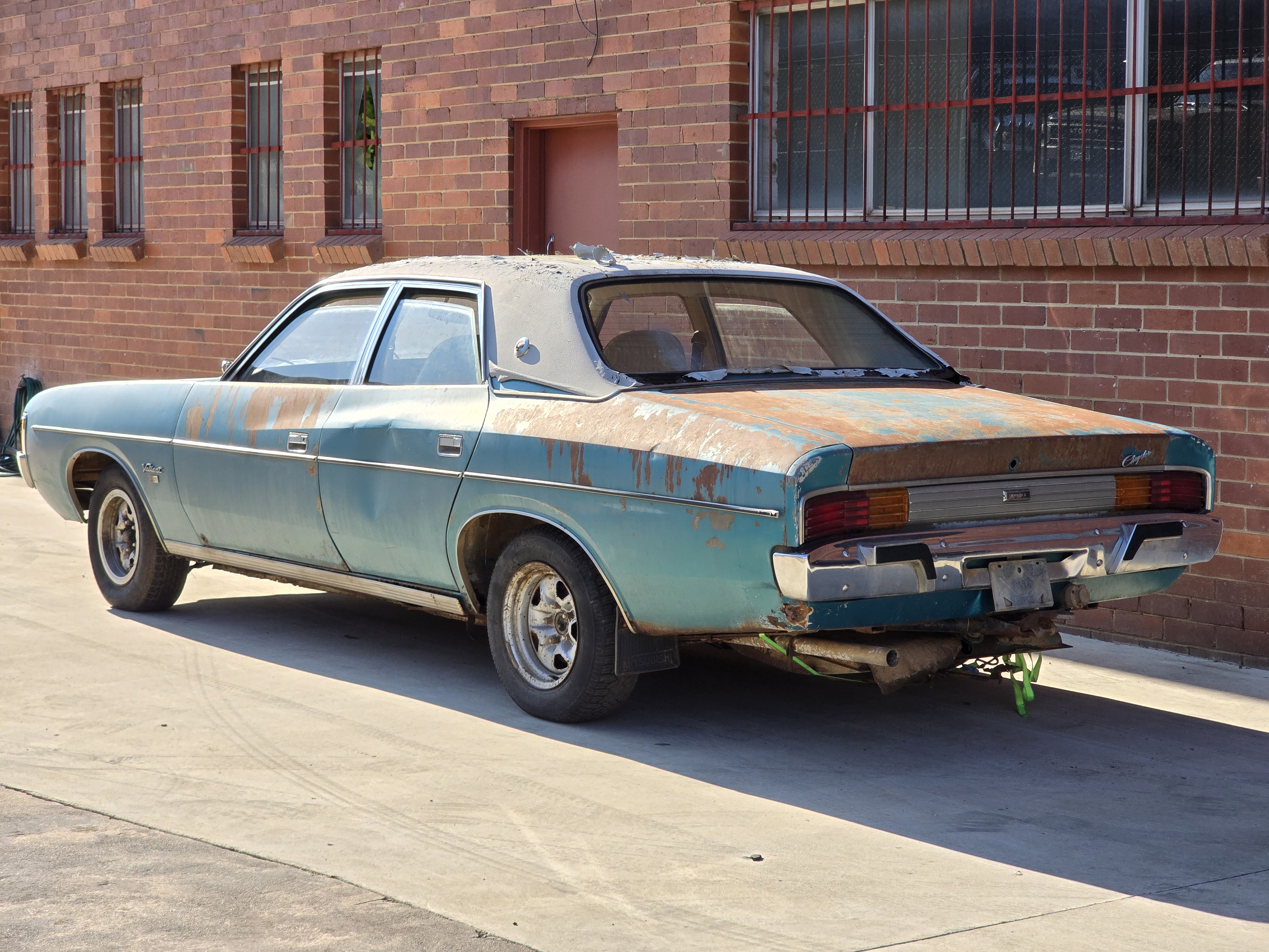 9/1976 CHRYSLER VALIANT VK REGAL 4D SEDAN CRYSTAL TURQUOISE V8 5.2L