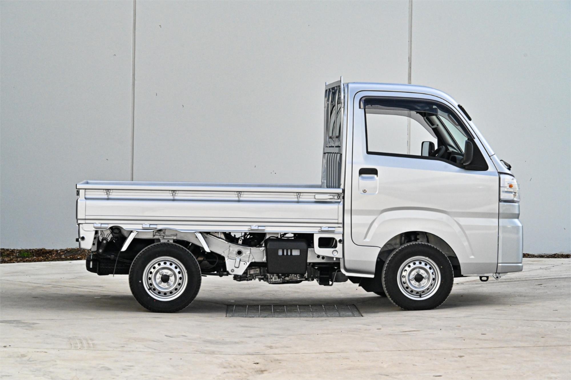 2024 DAIHATSU HI-JET AUTOMATIC 2D UTILITY