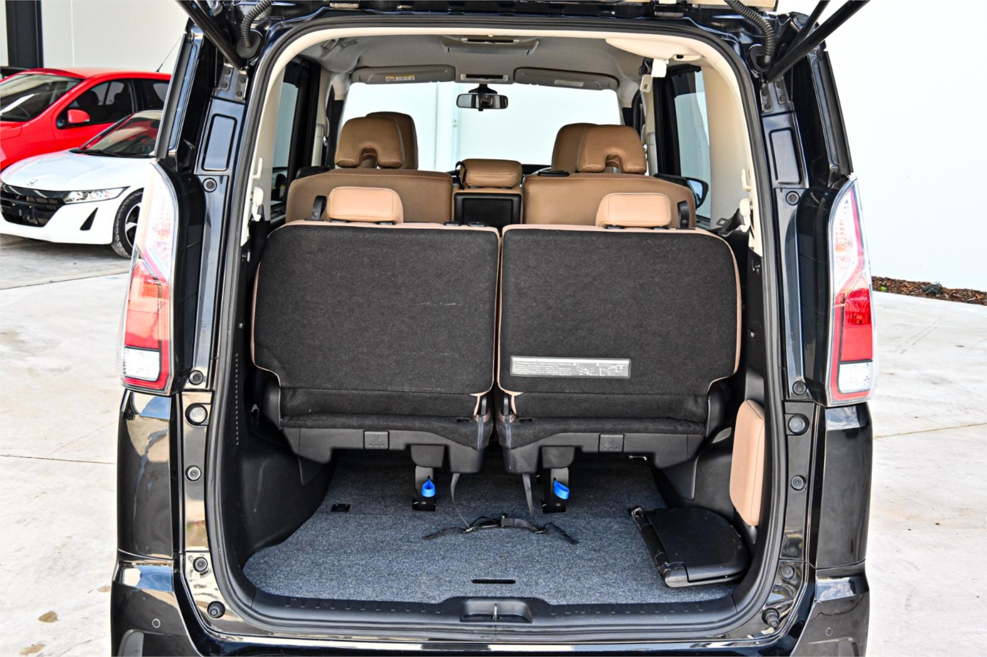 2017 NISSAN SERENA S-HYBRID AUTO WAGON