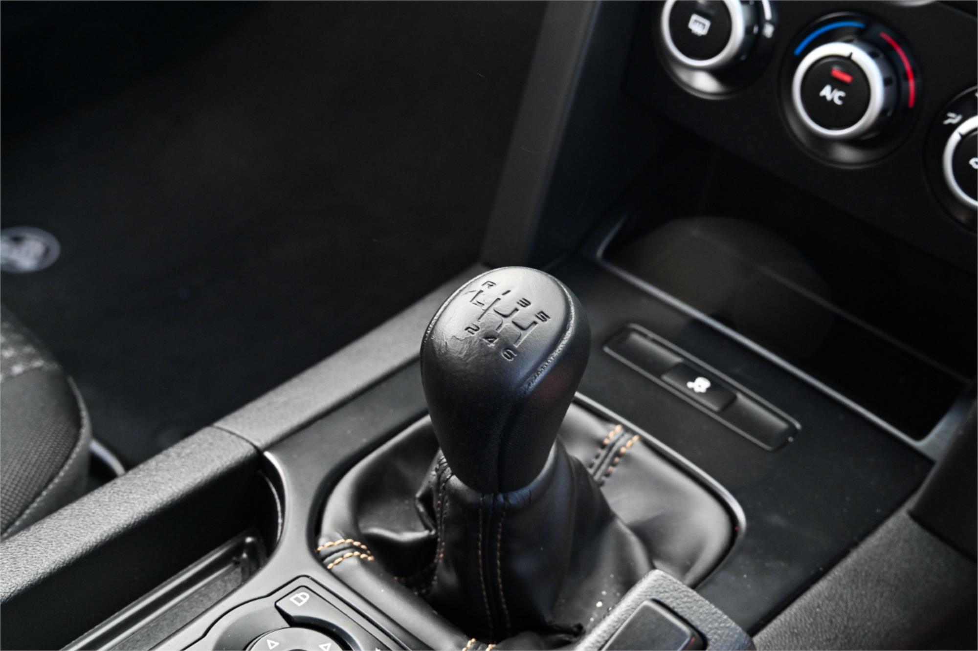 2010 HOLDEN COMMODORE VE SV6 MANUAL SEDAN