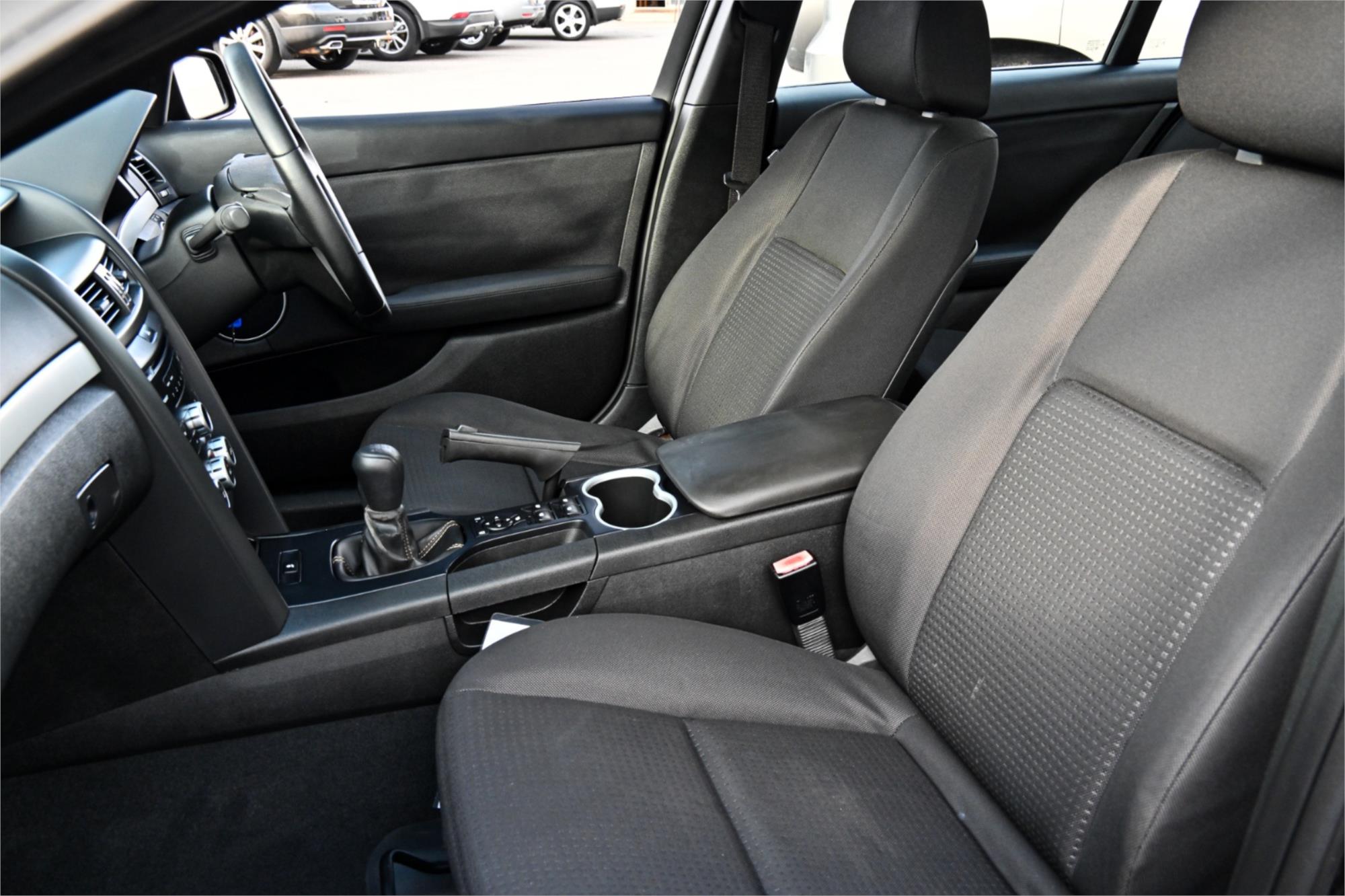 2010 HOLDEN COMMODORE VE SV6 MANUAL SEDAN