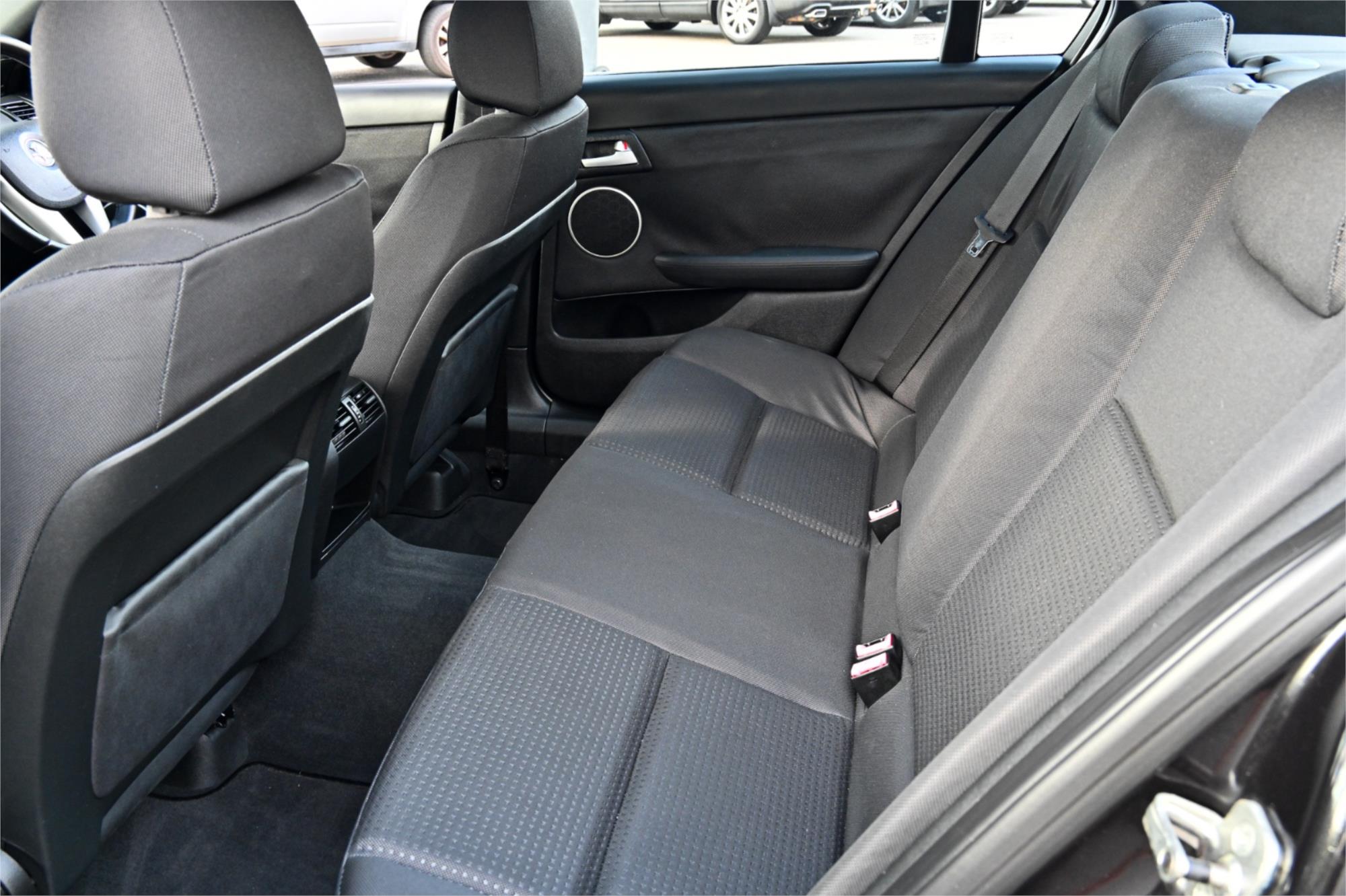 2010 HOLDEN COMMODORE VE SV6 MANUAL SEDAN