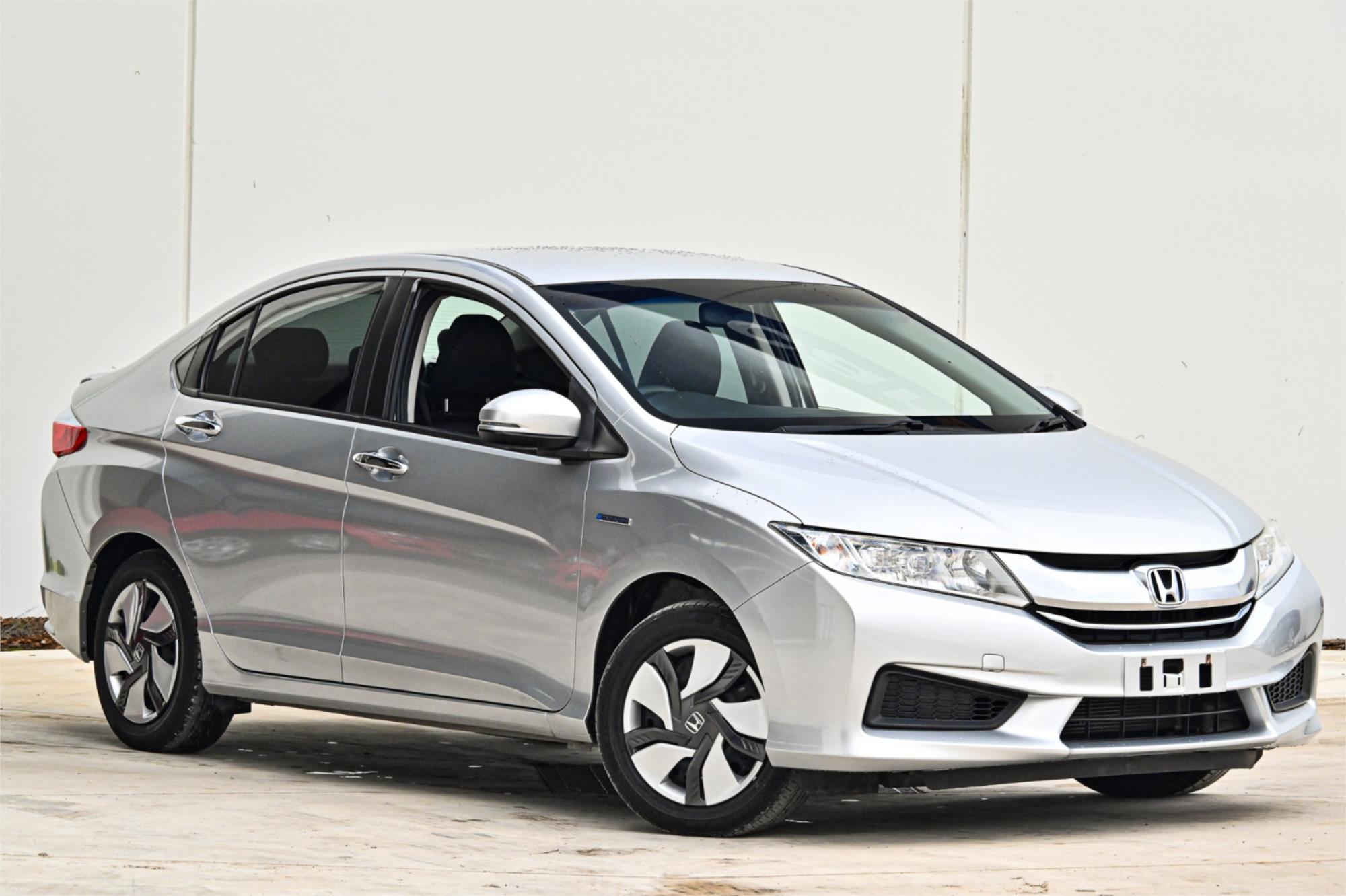 2016 HONDA GRACE AUTOMATIC SEDAN