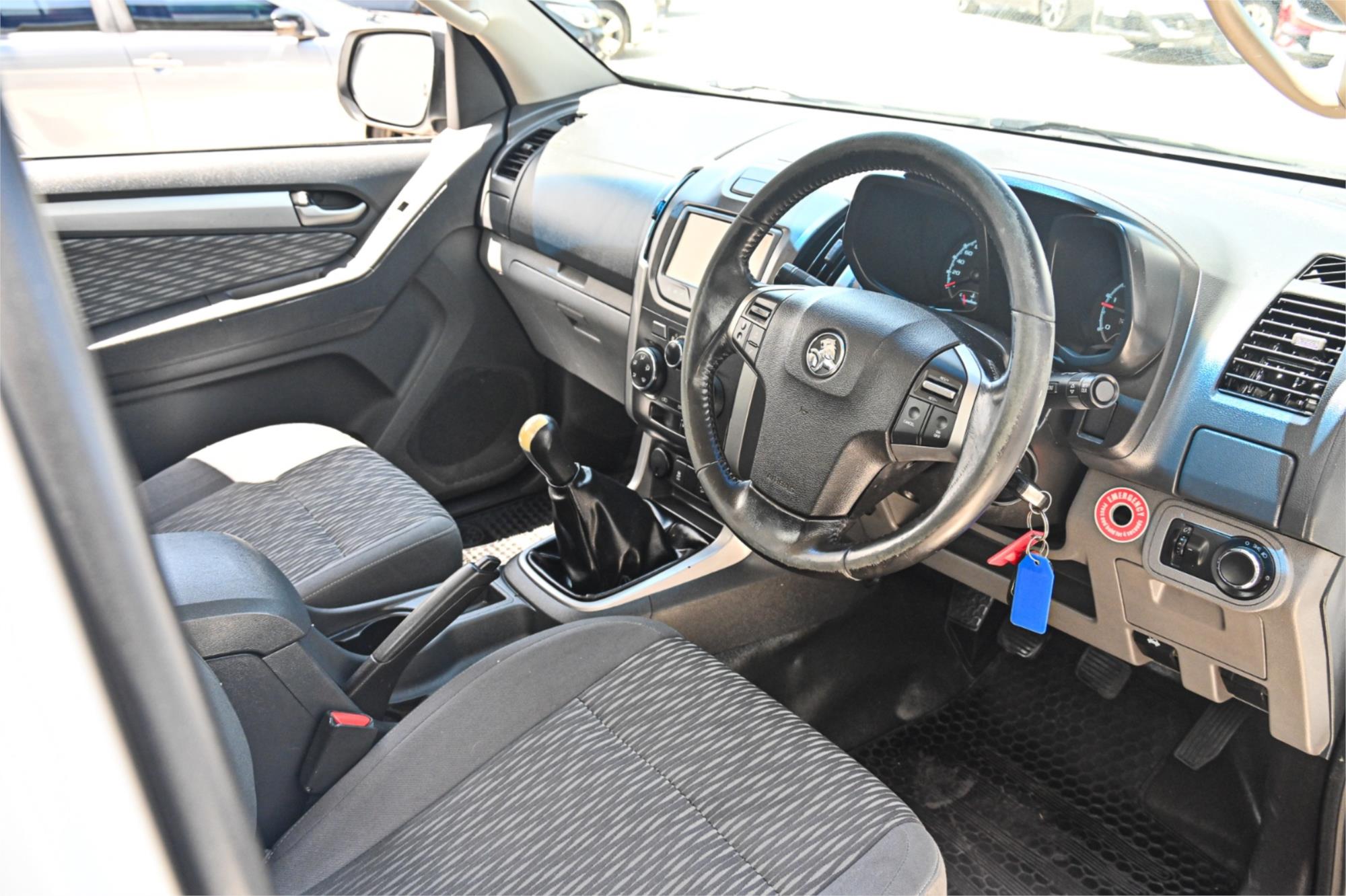 2015 HOLDEN COLORADO RG MY15 LS (4x2) 6 SP MANUAL C/CHAS