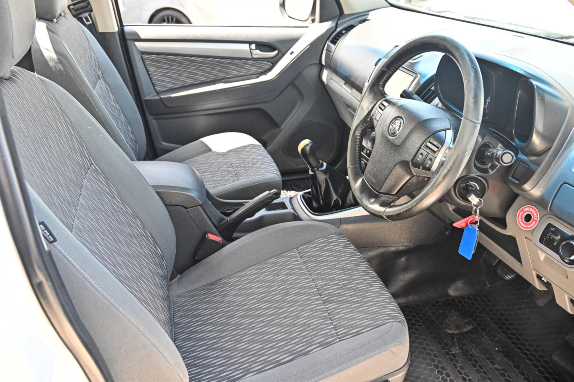 2015 HOLDEN COLORADO RG MY15 LS (4x2) 6 SP MANUAL C/CHAS