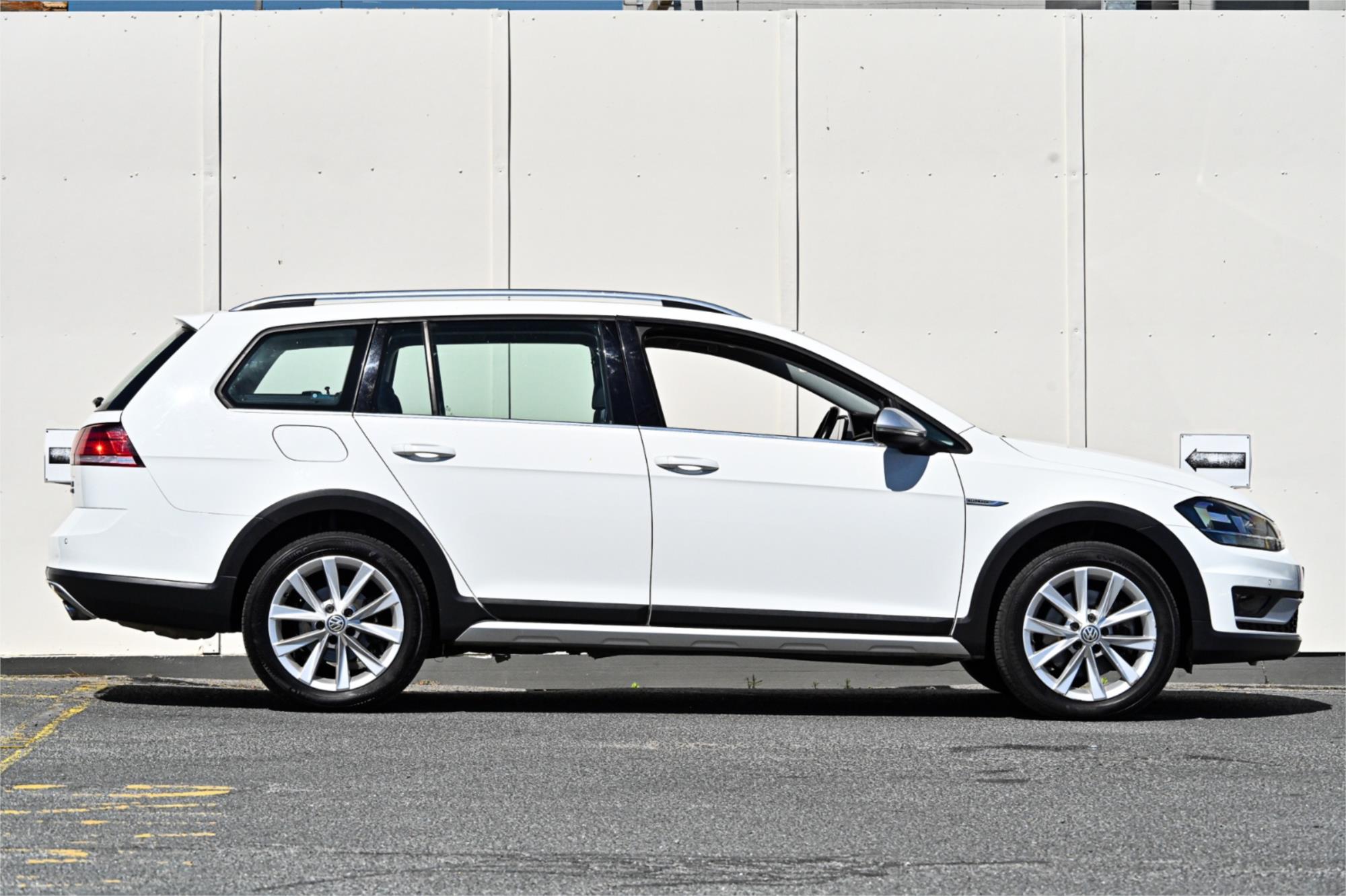 2017 VOLKSWAGEN GOLF AU MY17 ALLTRACK 132 TSI 6 SP AUTO DIRECT SHIFT 4D WAGON