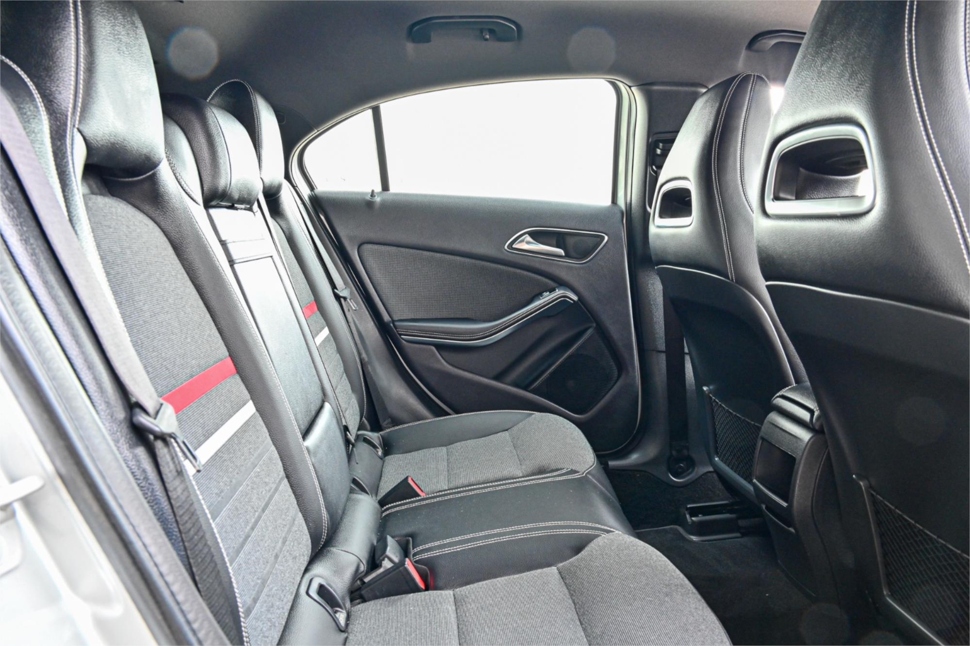 2013 MERCEDES-BENZ A180 176 BE 7 SP AUTOMATIC 5D HATCHBACK