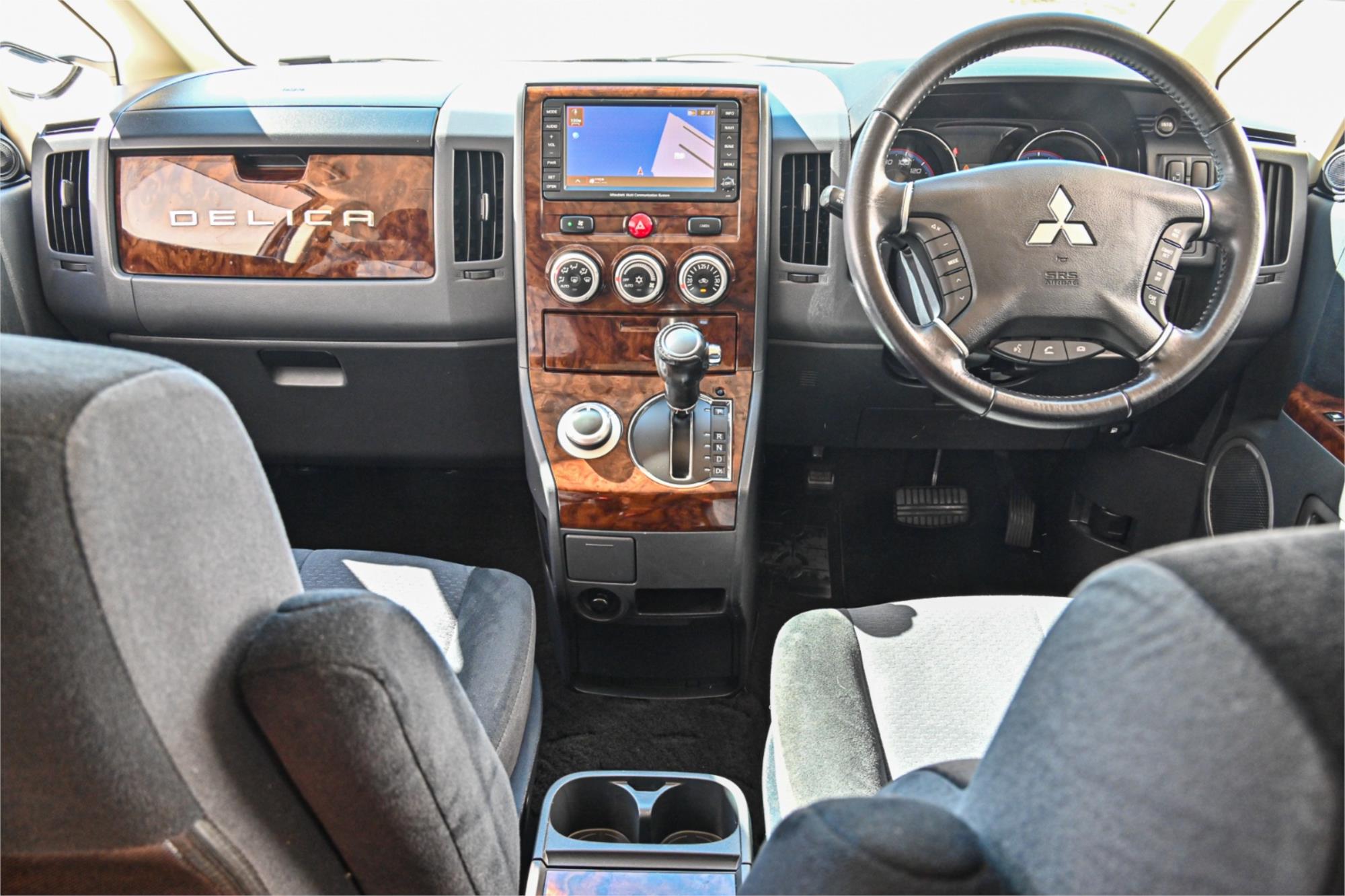 2010 MITSUBISHI DELICA D5 CONTINUOUS VARIABLE PEOPLE MOVER