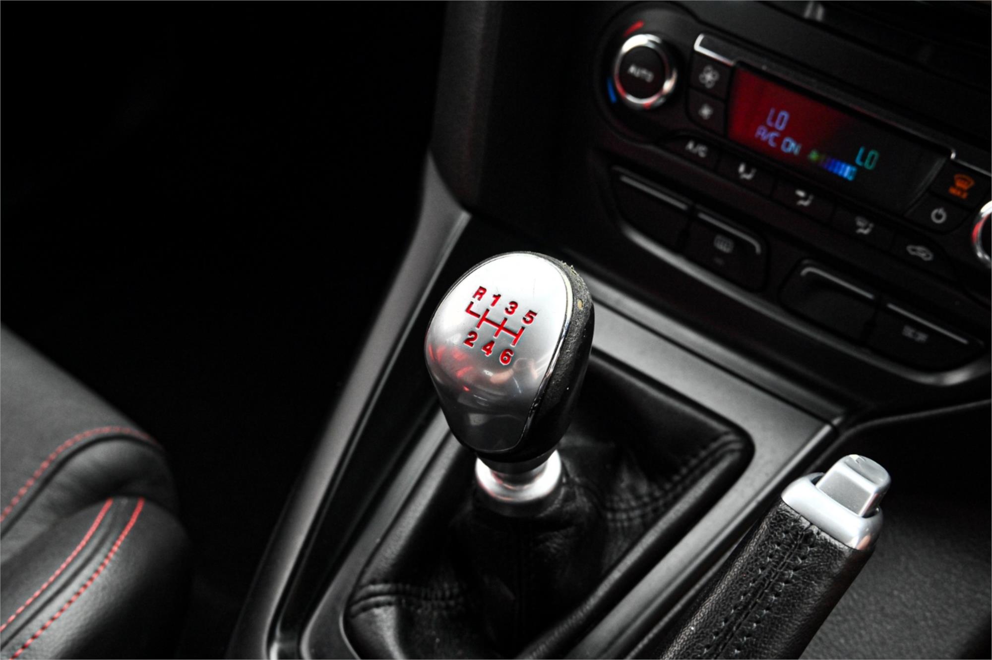 2013 FORD FOCUS LW MK2 ST 6 SP MANUAL 5D HATCHBACK