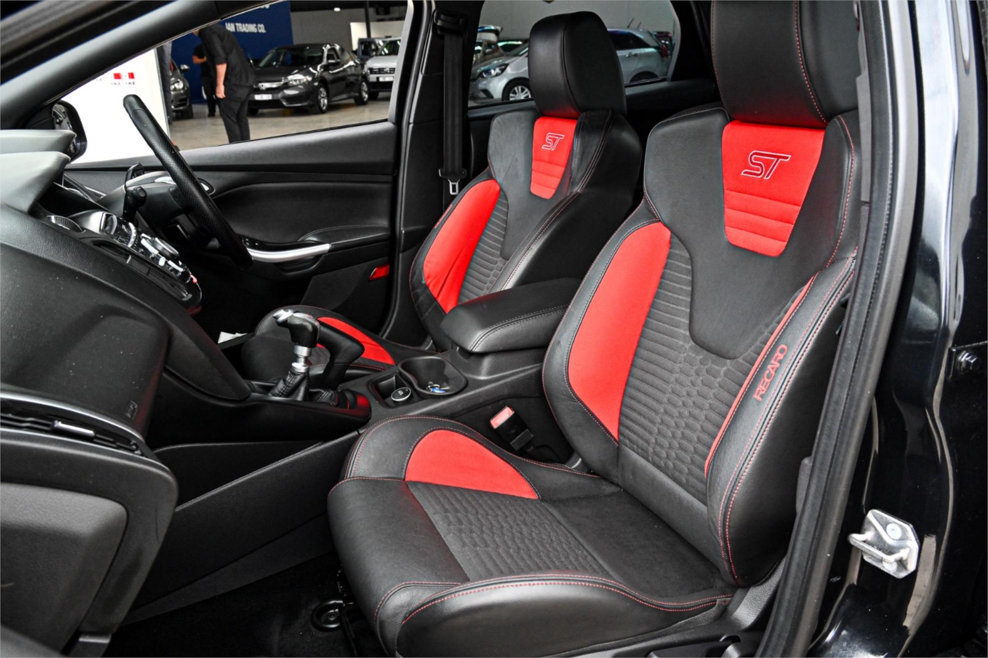 2013 FORD FOCUS LW MK2 ST 6 SP MANUAL 5D HATCHBACK