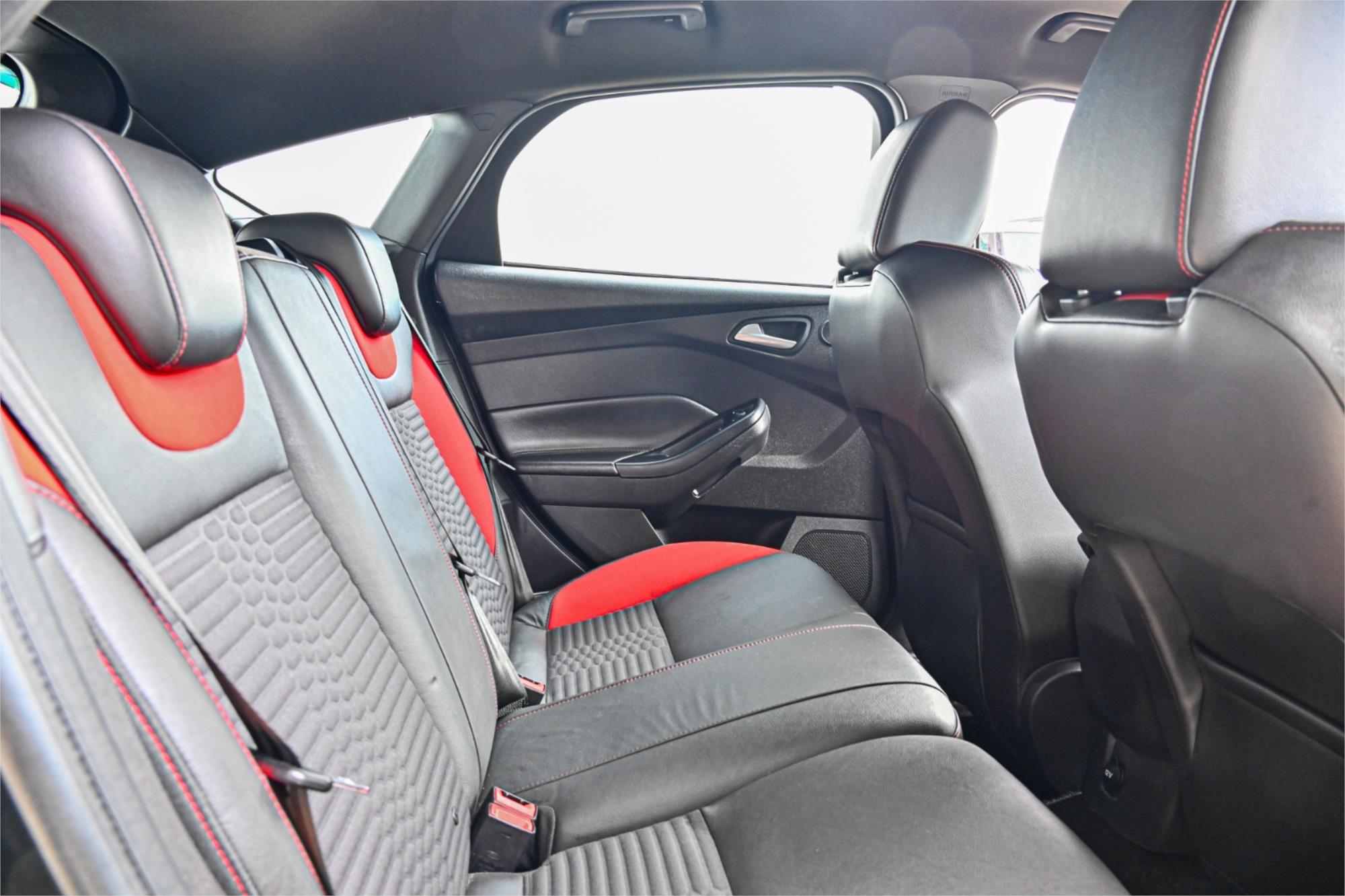 2013 FORD FOCUS LW MK2 ST 6 SP MANUAL 5D HATCHBACK