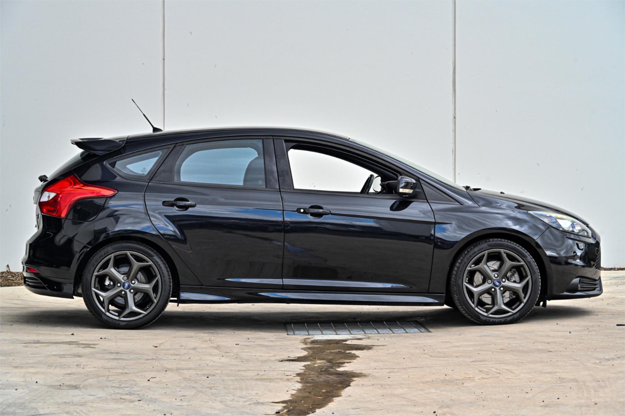 2013 FORD FOCUS LW MK2 ST 6 SP MANUAL 5D HATCHBACK