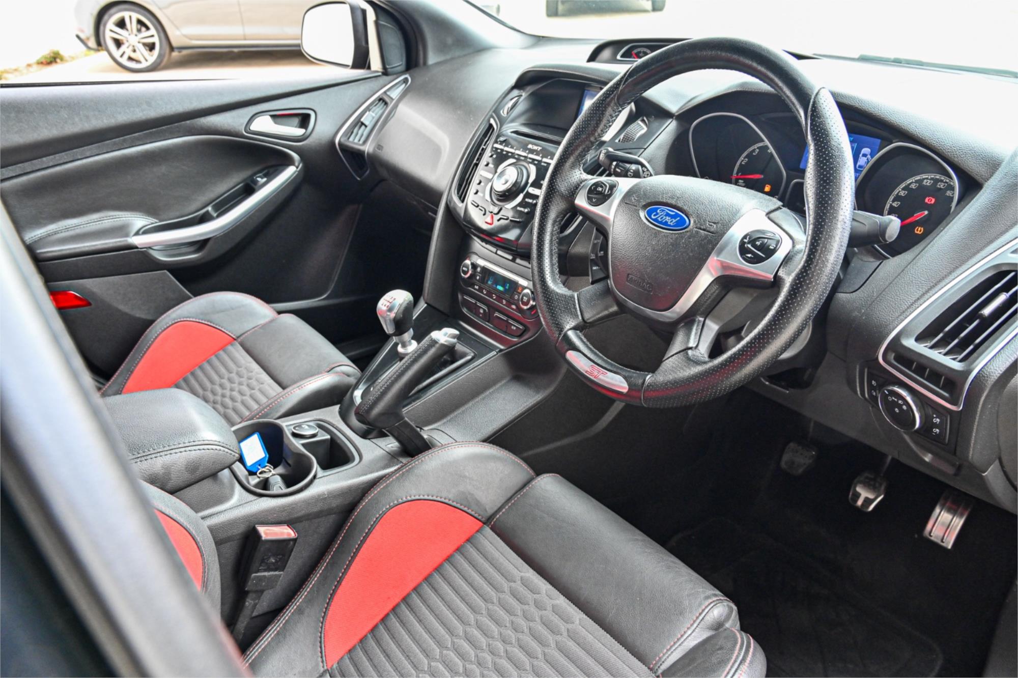2013 FORD FOCUS LW MK2 ST 6 SP MANUAL 5D HATCHBACK