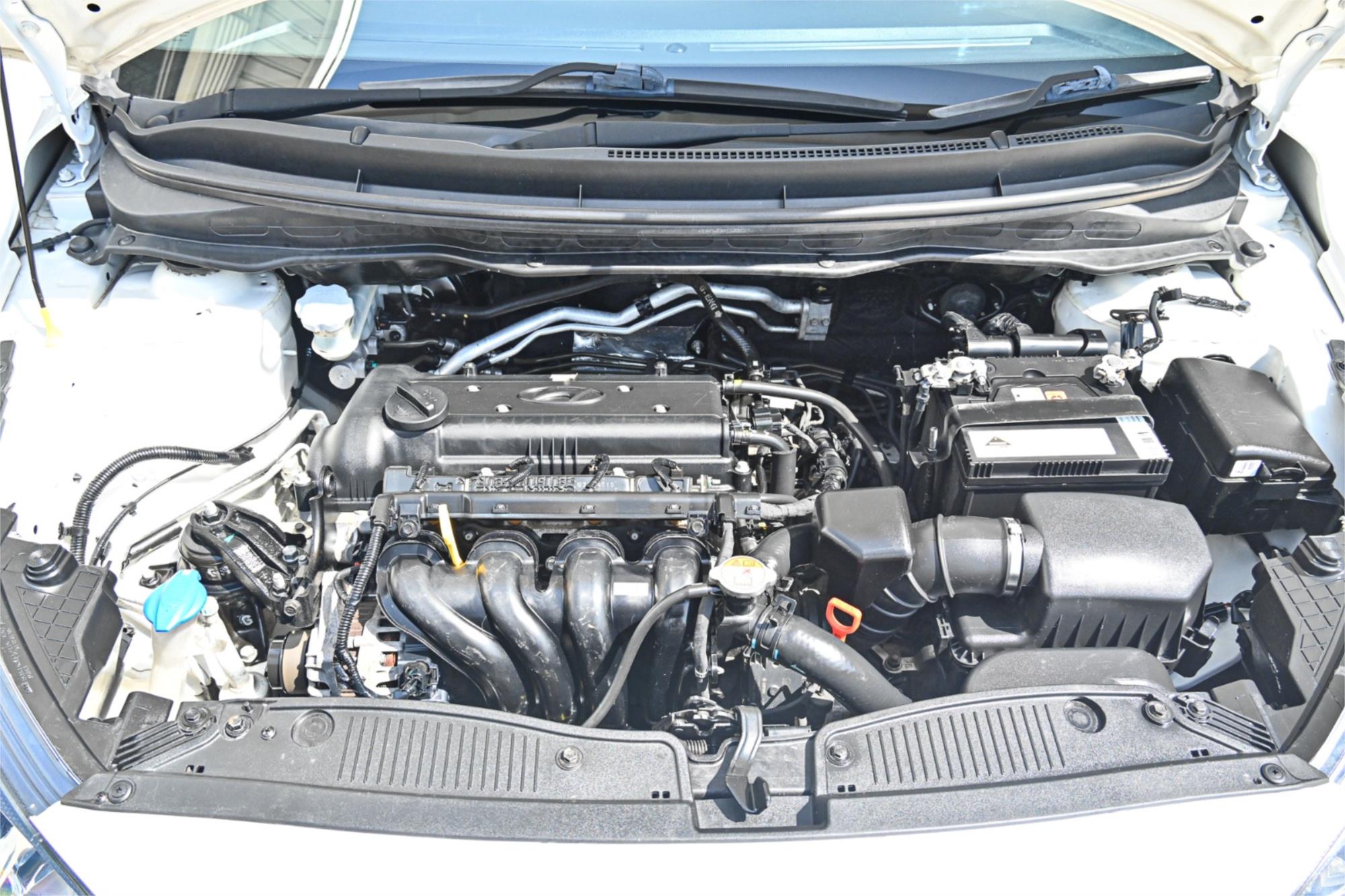 2013 HYUNDAI i20 PB MY12.5 ACTIVE 4 SP AUTOMATIC 3D HATCHBACK