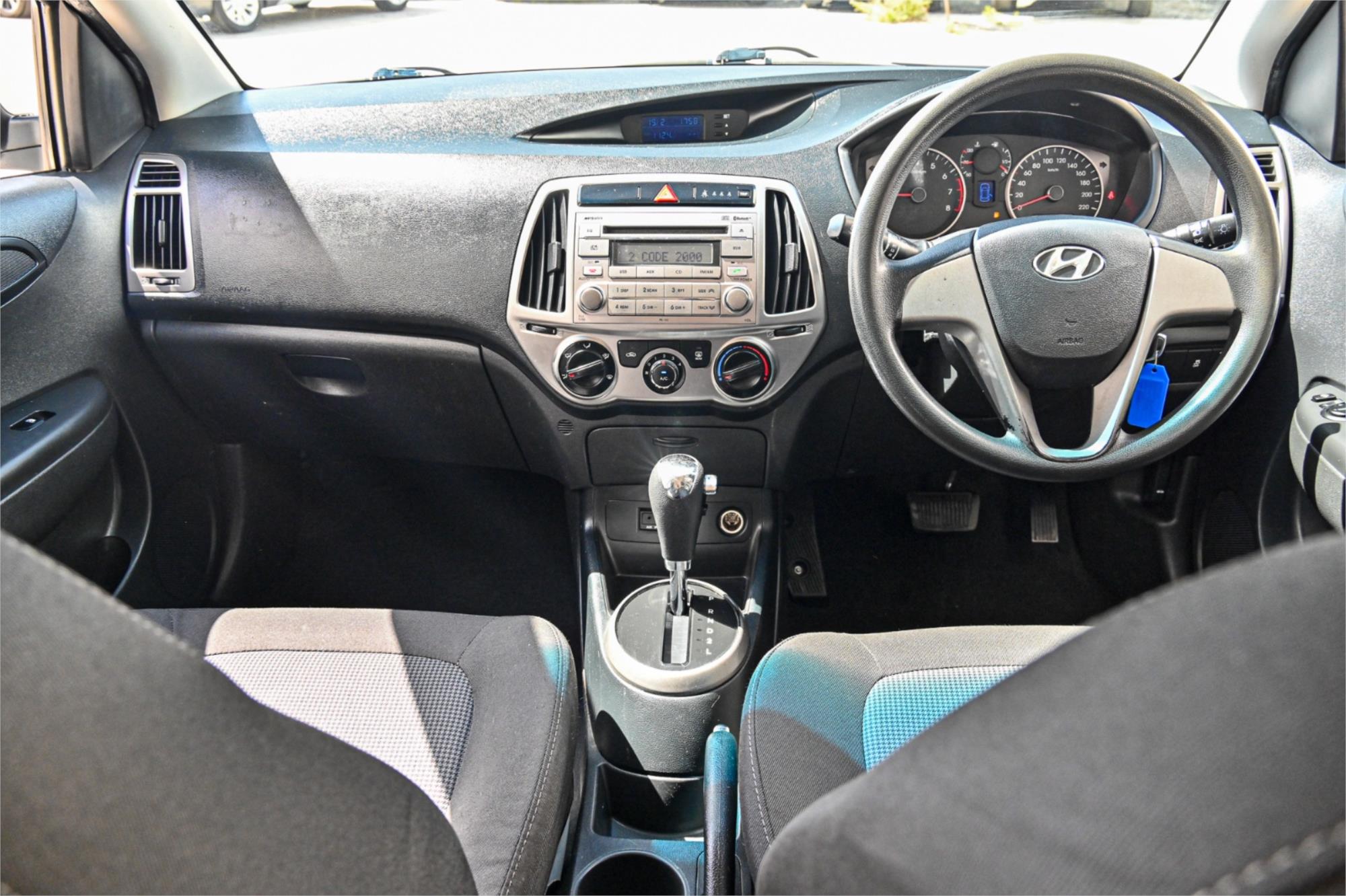 2013 HYUNDAI i20 PB MY12.5 ACTIVE 4 SP AUTOMATIC 3D HATCHBACK