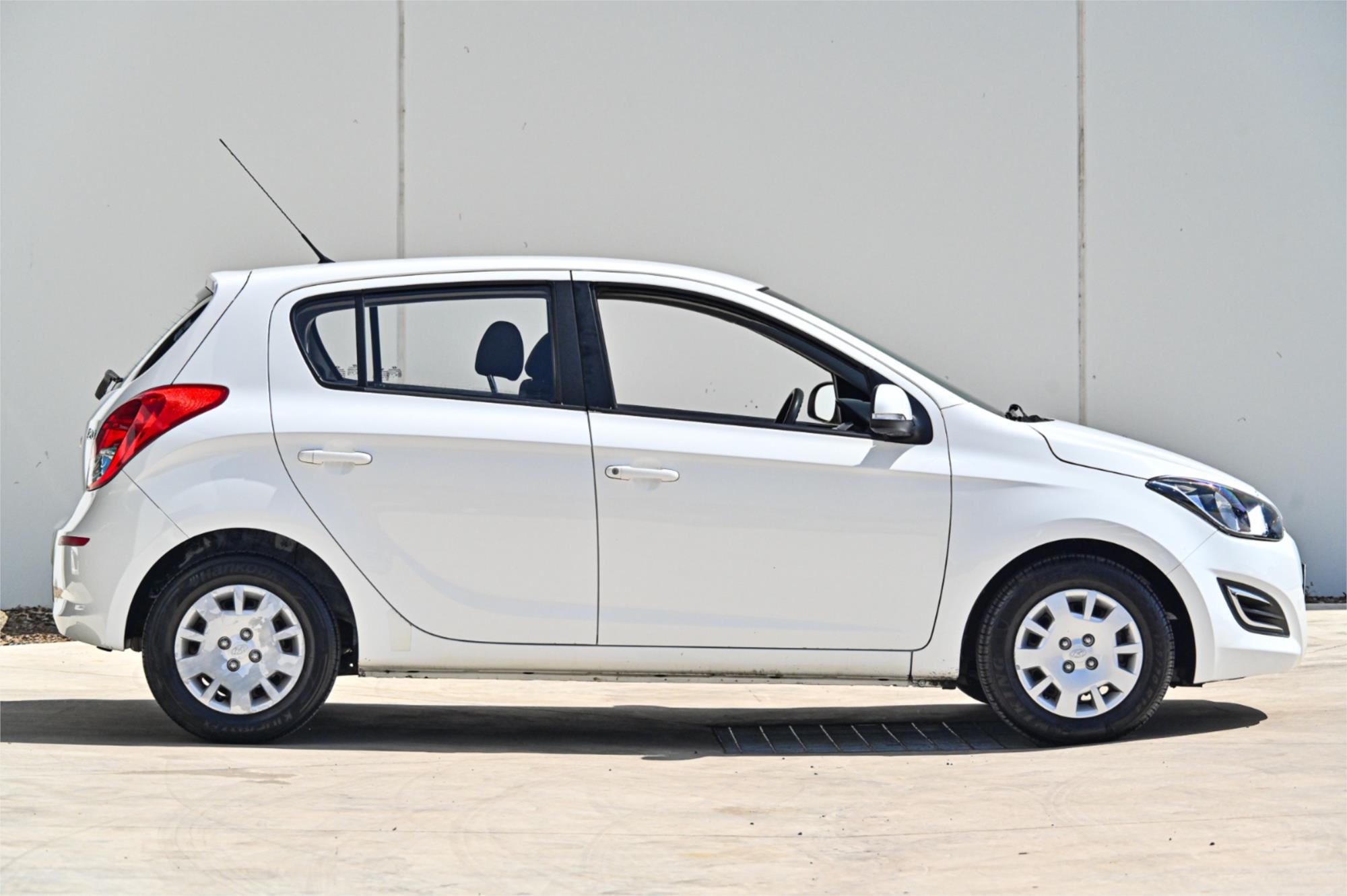 2013 HYUNDAI i20 PB MY12.5 ACTIVE 4 SP AUTOMATIC 3D HATCHBACK