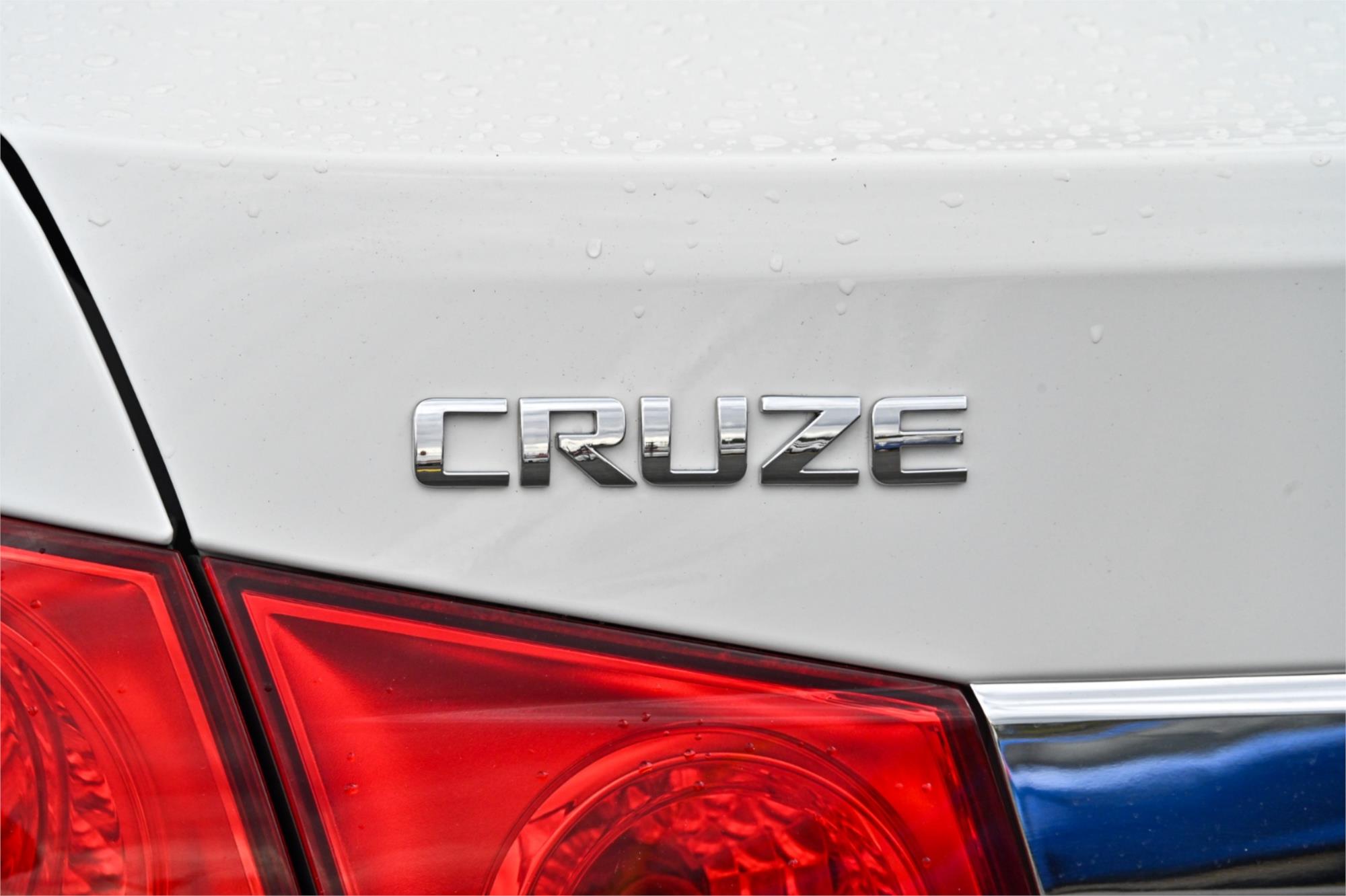 2015 HOLDEN CRUZE JH MY15 EQUIPE 6 SP AUTOMATIC 4D SEDAN