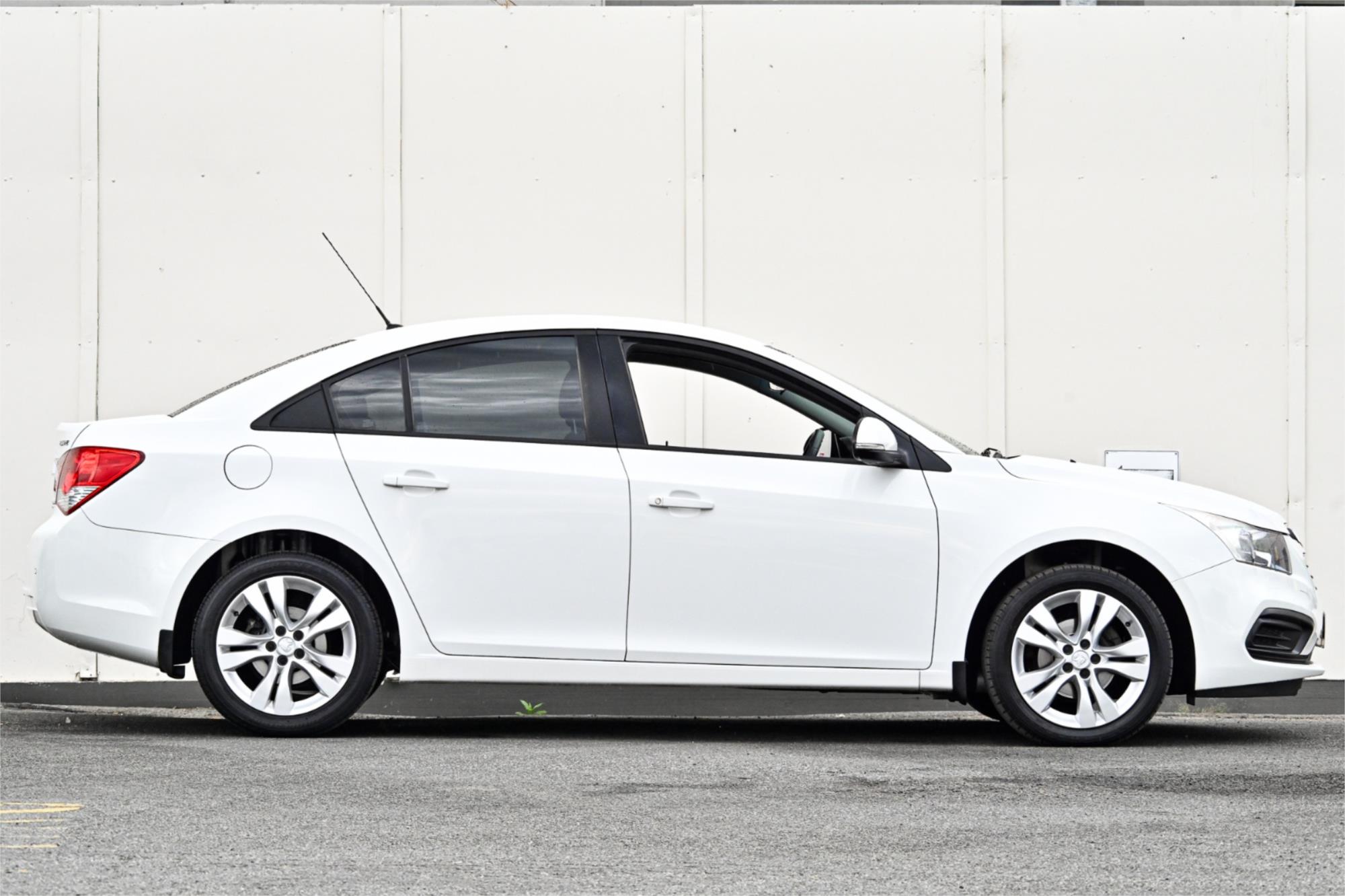 2015 HOLDEN CRUZE JH MY15 EQUIPE 6 SP AUTOMATIC 4D SEDAN