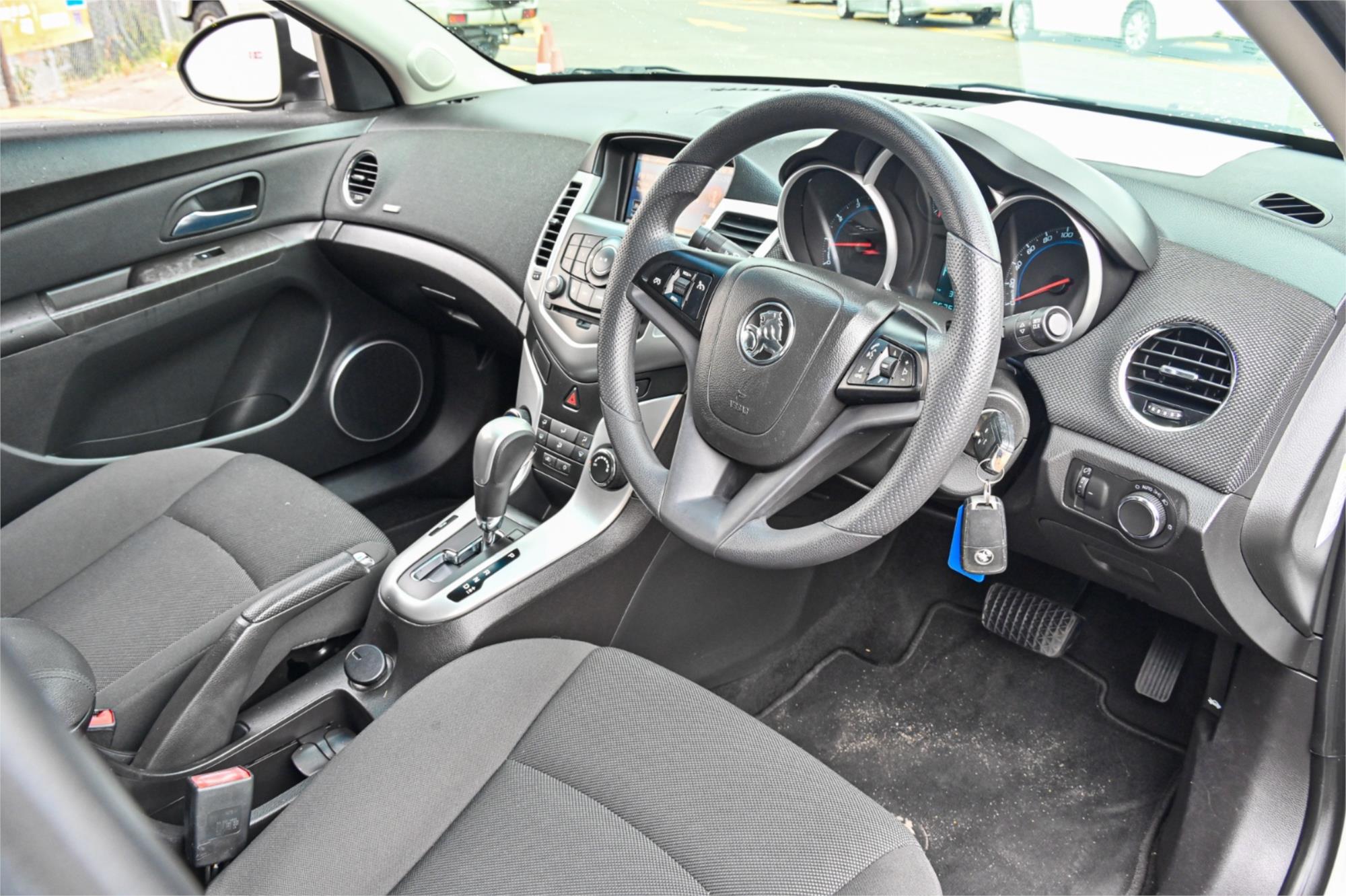 2015 HOLDEN CRUZE JH MY15 EQUIPE 6 SP AUTOMATIC 4D SEDAN