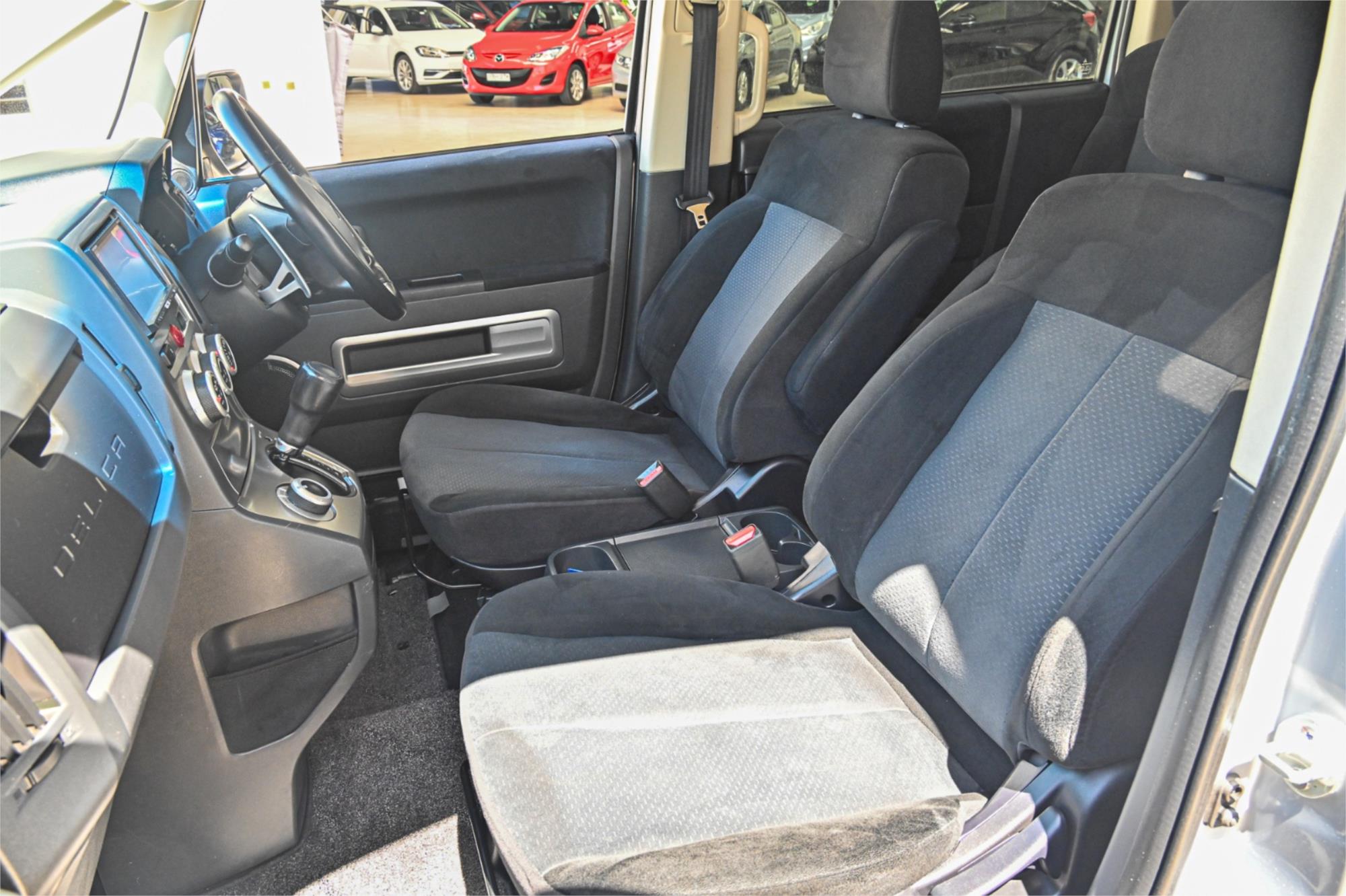 2011 MITSUBISHI DELICA CV5W D5 CONTINUOUS VARIABLE WAGON