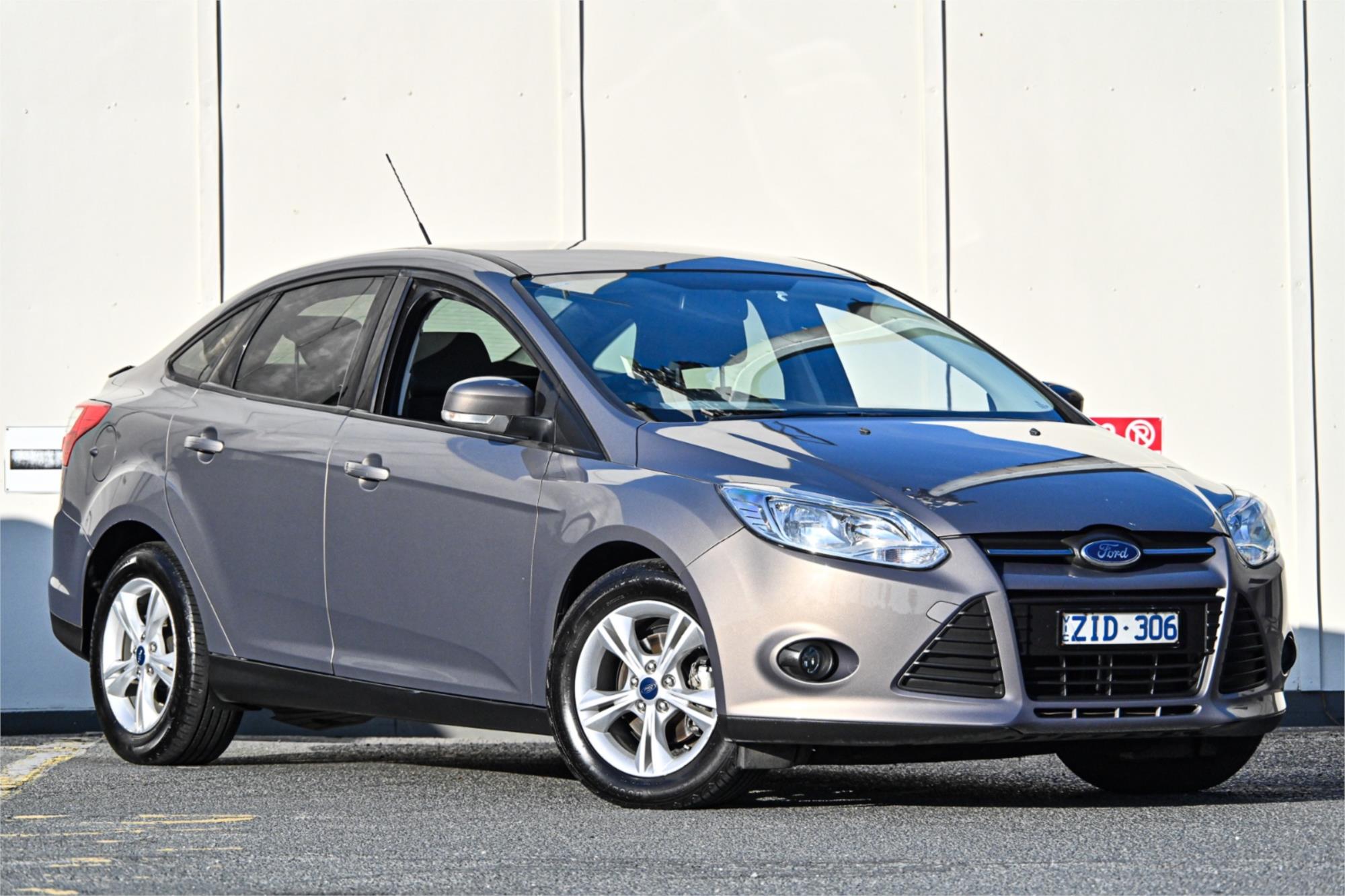 2013 FORD FOCUS LW MK2 TREND 6 SP AUTOMATIC 4D SEDAN