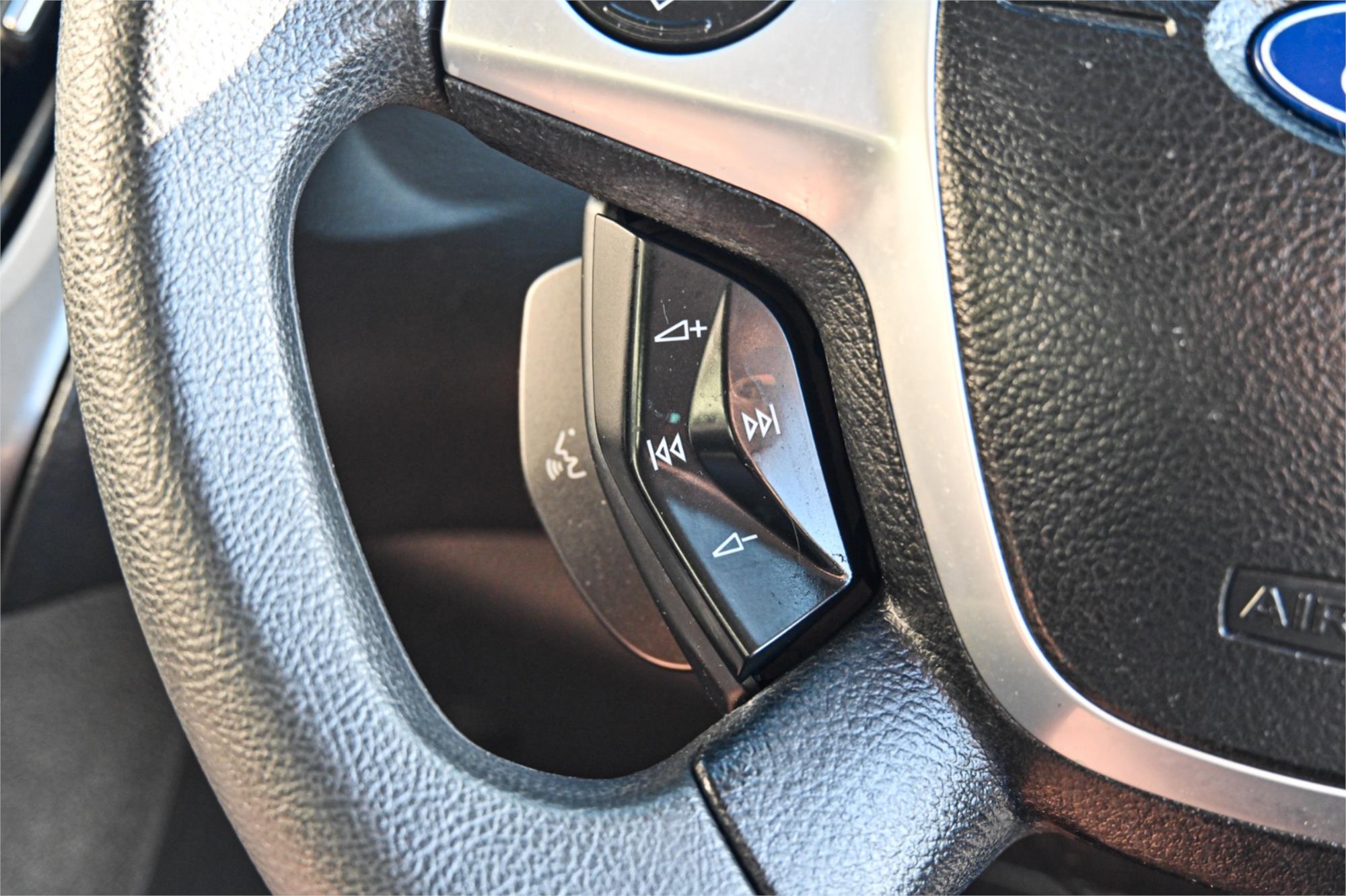 2013 FORD FOCUS LW MK2 TREND 6 SP AUTOMATIC 4D SEDAN