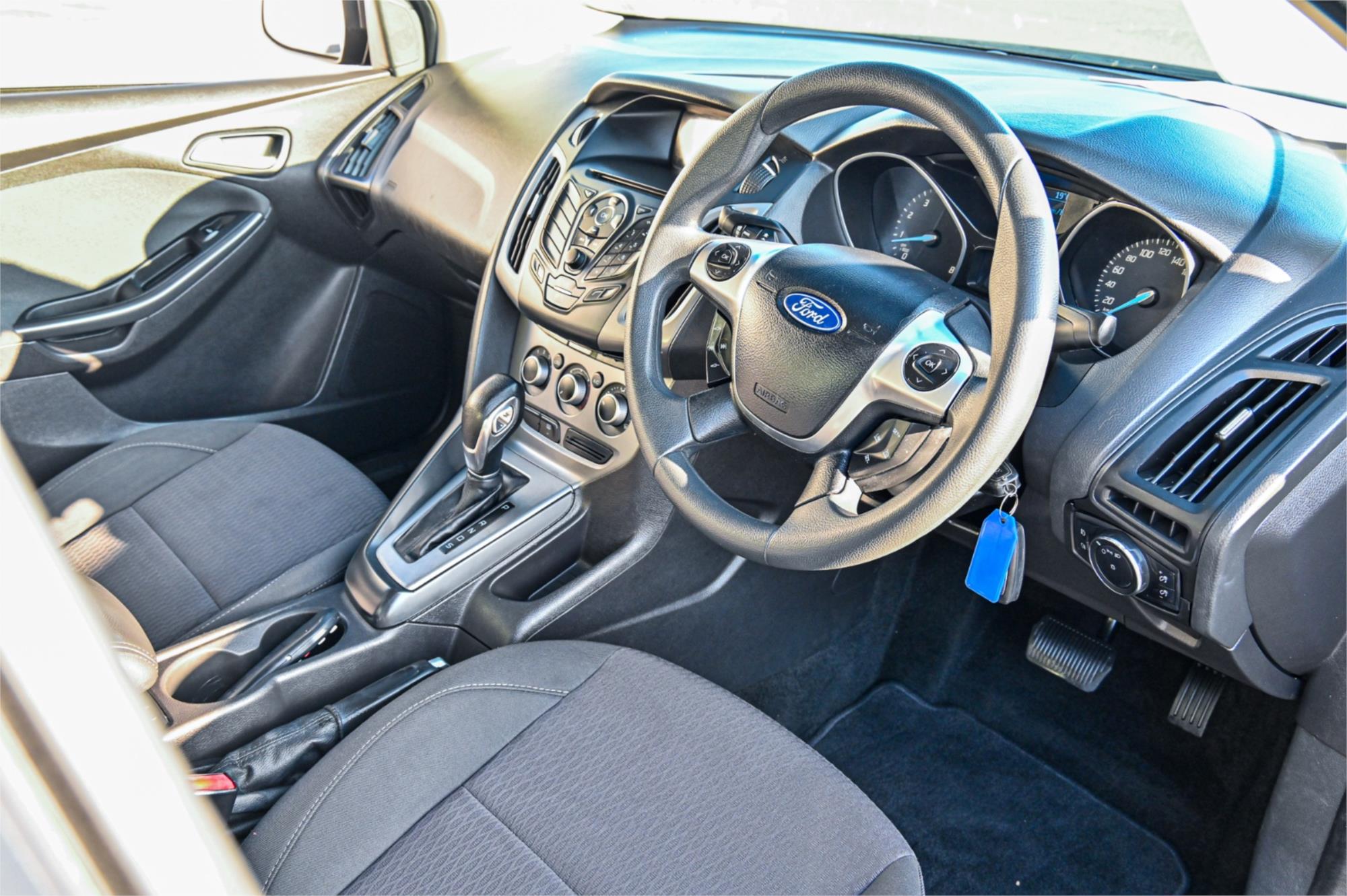 2013 FORD FOCUS LW MK2 TREND 6 SP AUTOMATIC 4D SEDAN