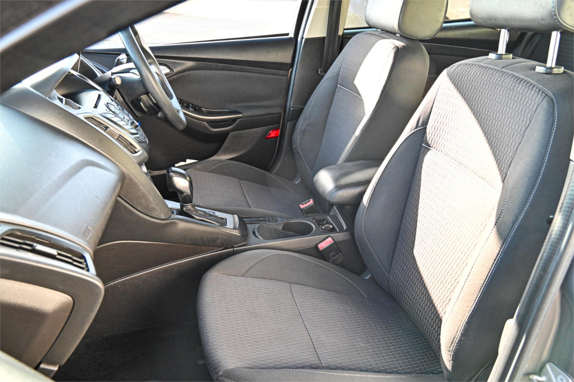 2013 FORD FOCUS LW MK2 TREND 6 SP AUTOMATIC 4D SEDAN