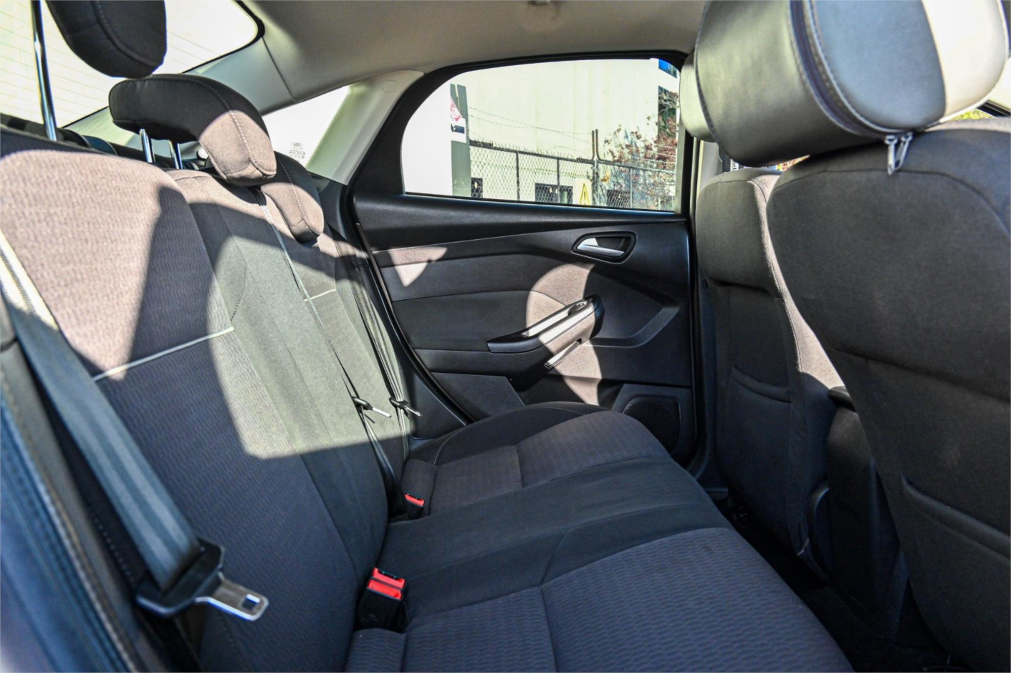 2013 FORD FOCUS LW MK2 TREND 6 SP AUTOMATIC 4D SEDAN