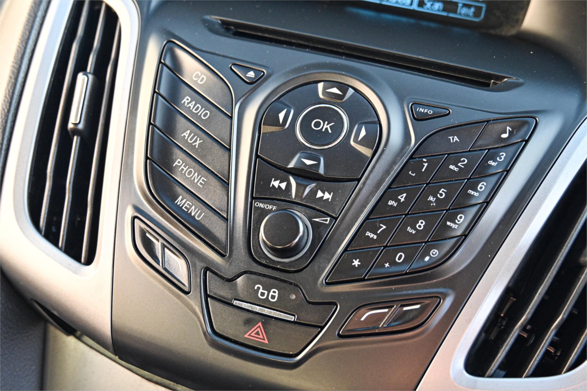 2013 FORD FOCUS LW MK2 TREND 6 SP AUTOMATIC 4D SEDAN