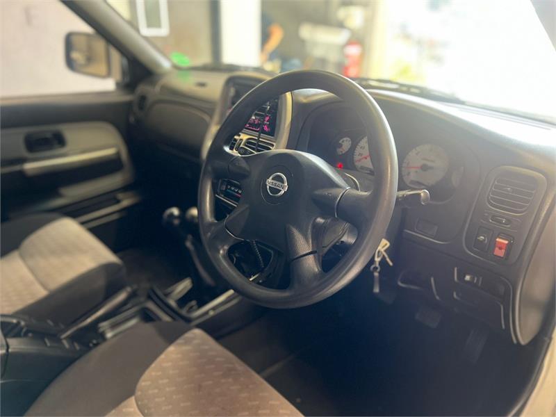 2006 NISSAN NAVARA D22 S2 ST-R MANUAL UTILITY