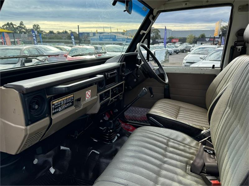 1987 TOYOTA LANDCRUISER FJ75RP MANUAL CAB CHASSIS