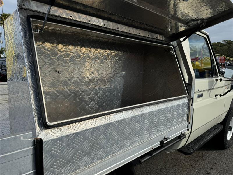1987 TOYOTA LANDCRUISER FJ75RP MANUAL CAB CHASSIS