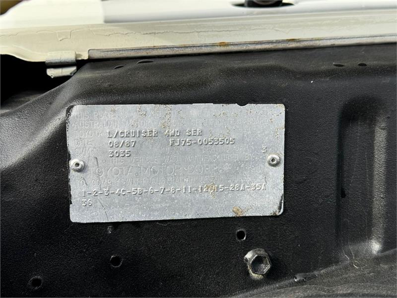 1987 TOYOTA LANDCRUISER FJ75RP MANUAL CAB CHASSIS