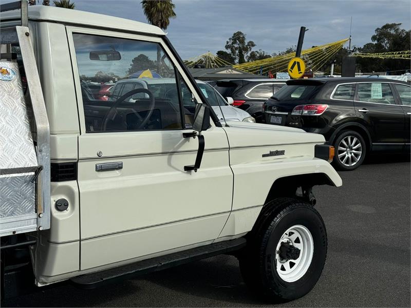 1987 TOYOTA LANDCRUISER FJ75RP MANUAL CAB CHASSIS