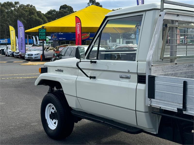 1987 TOYOTA LANDCRUISER FJ75RP MANUAL CAB CHASSIS
