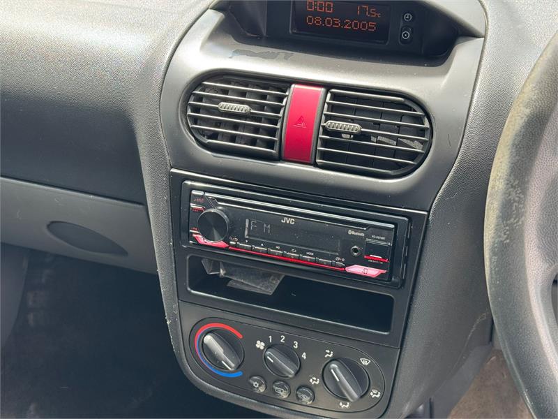 2004 HOLDEN COMBO XC MANUAL VAN